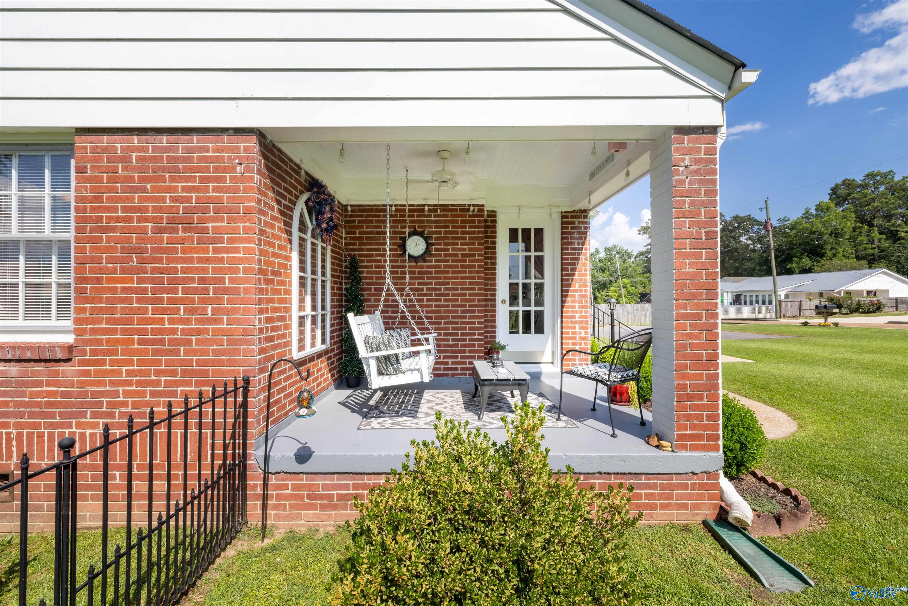 165 3rd Avenue SE