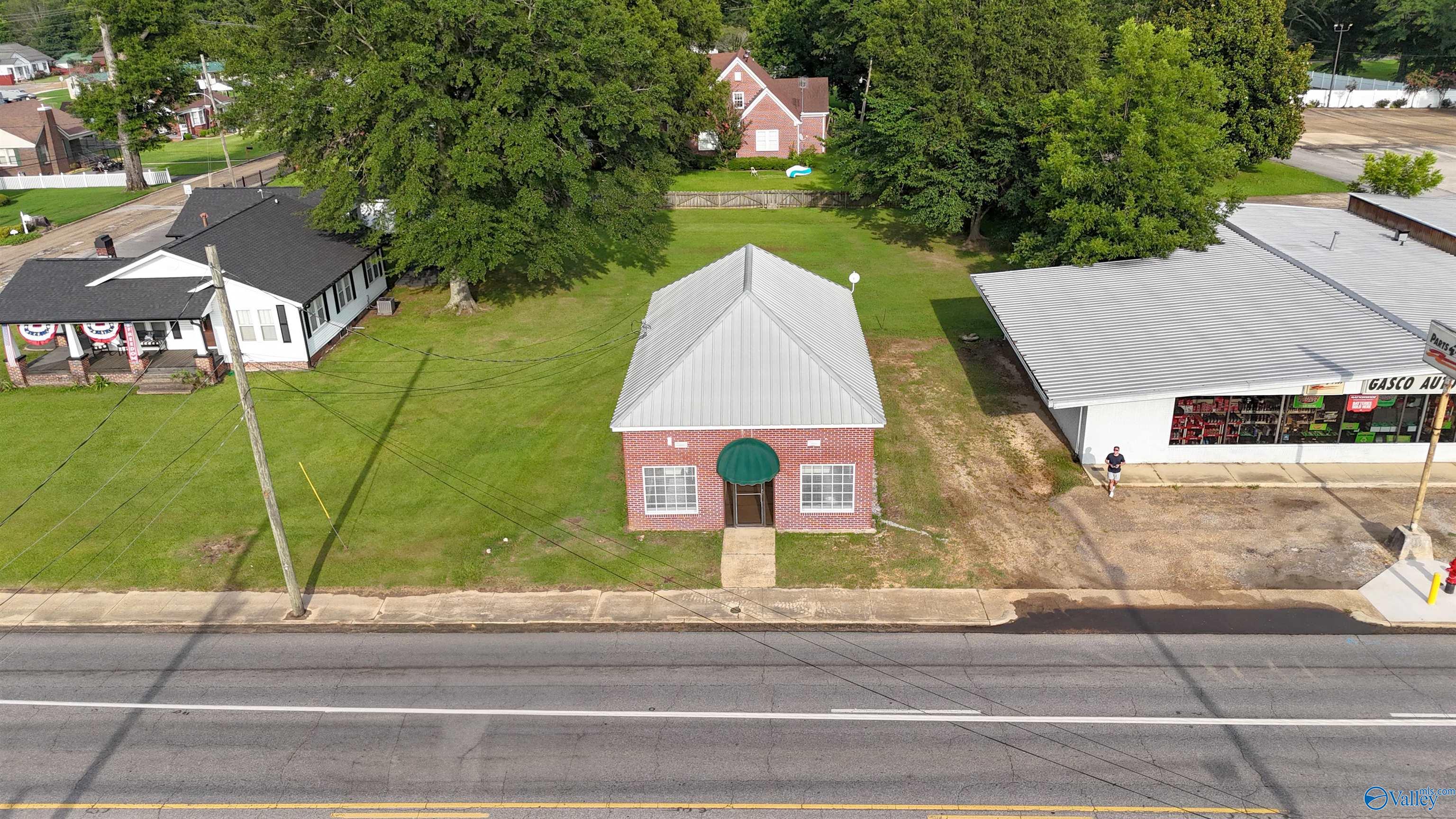 281 Military Street S