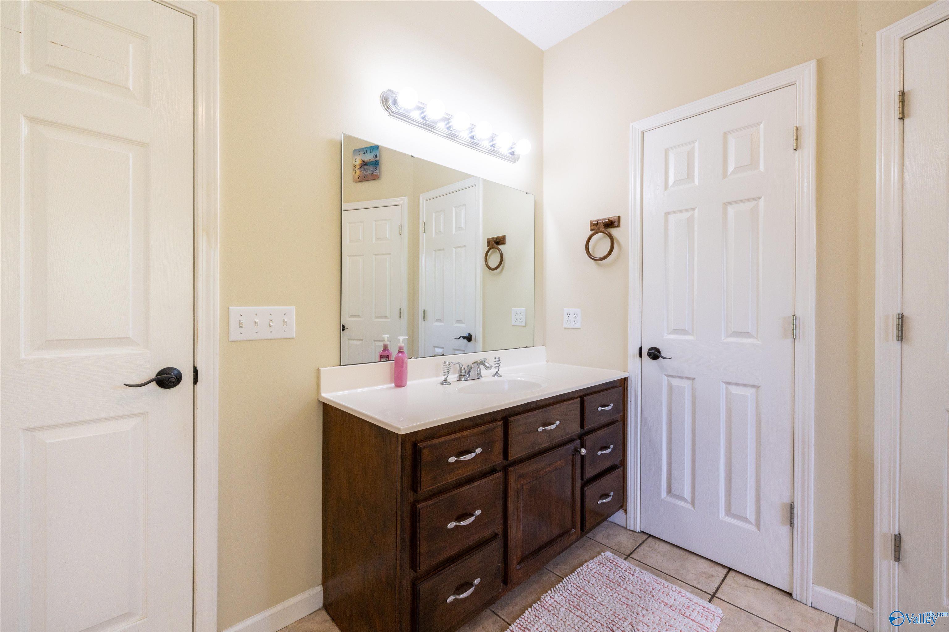 2000 Buttahatchee Drive