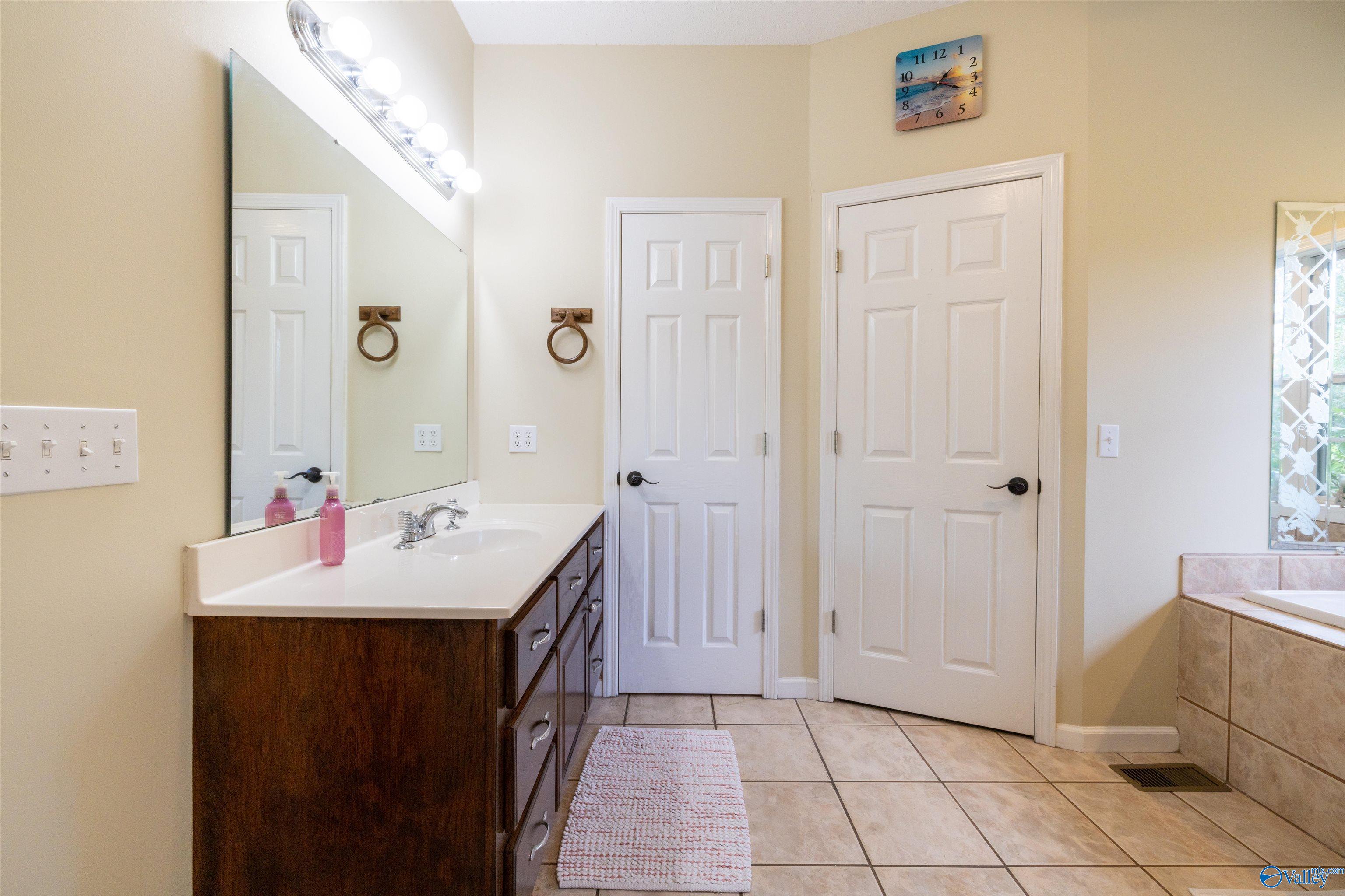 2000 Buttahatchee Drive