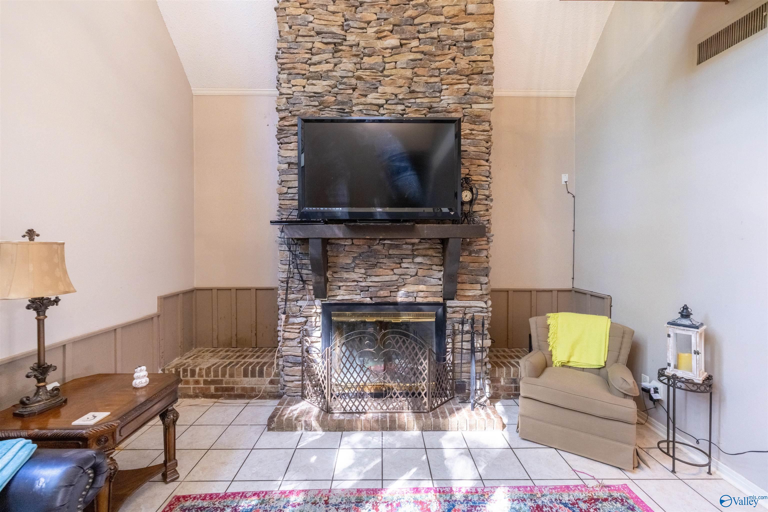 572 County Highway 1