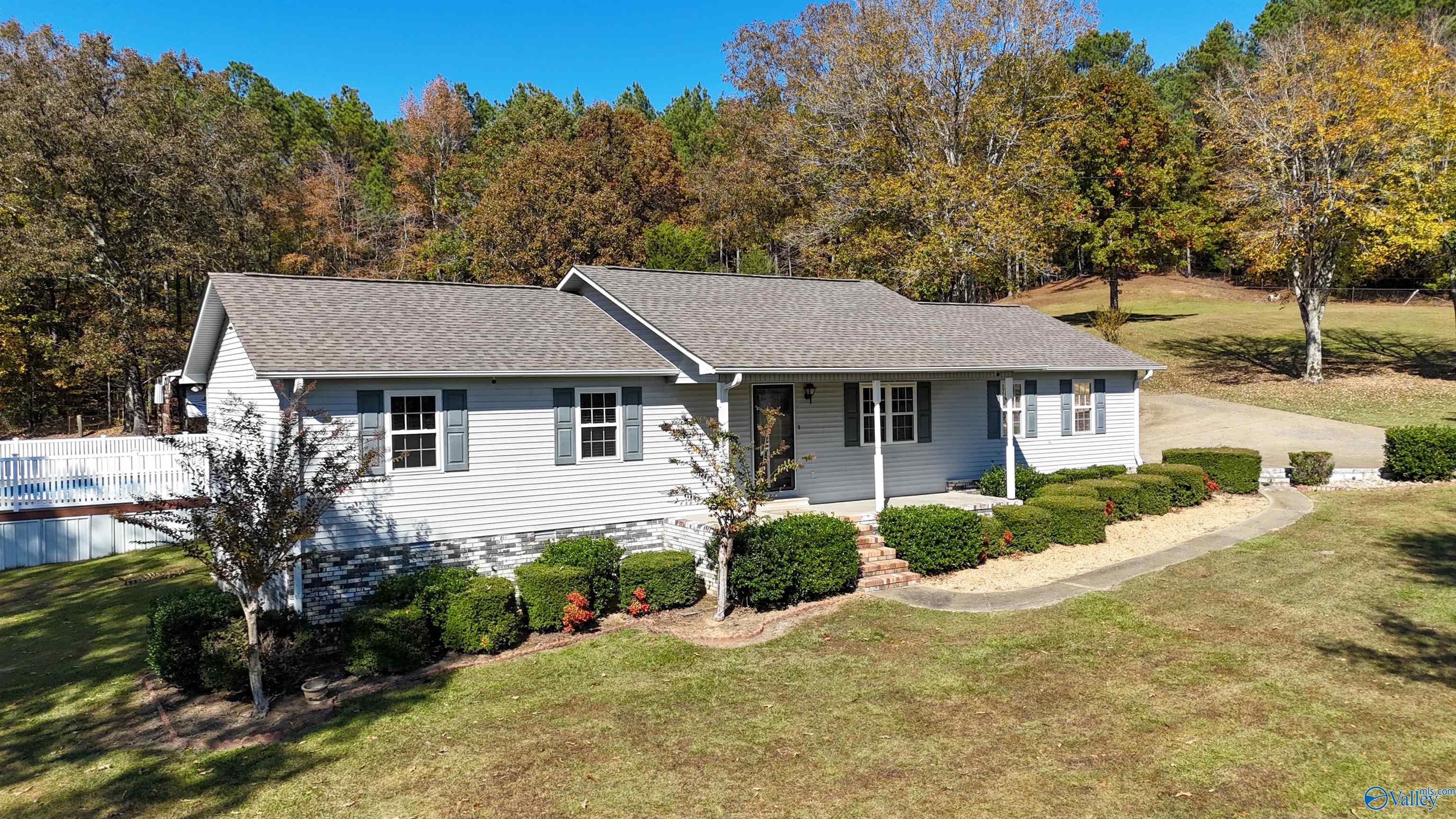 1487 County Highway 107