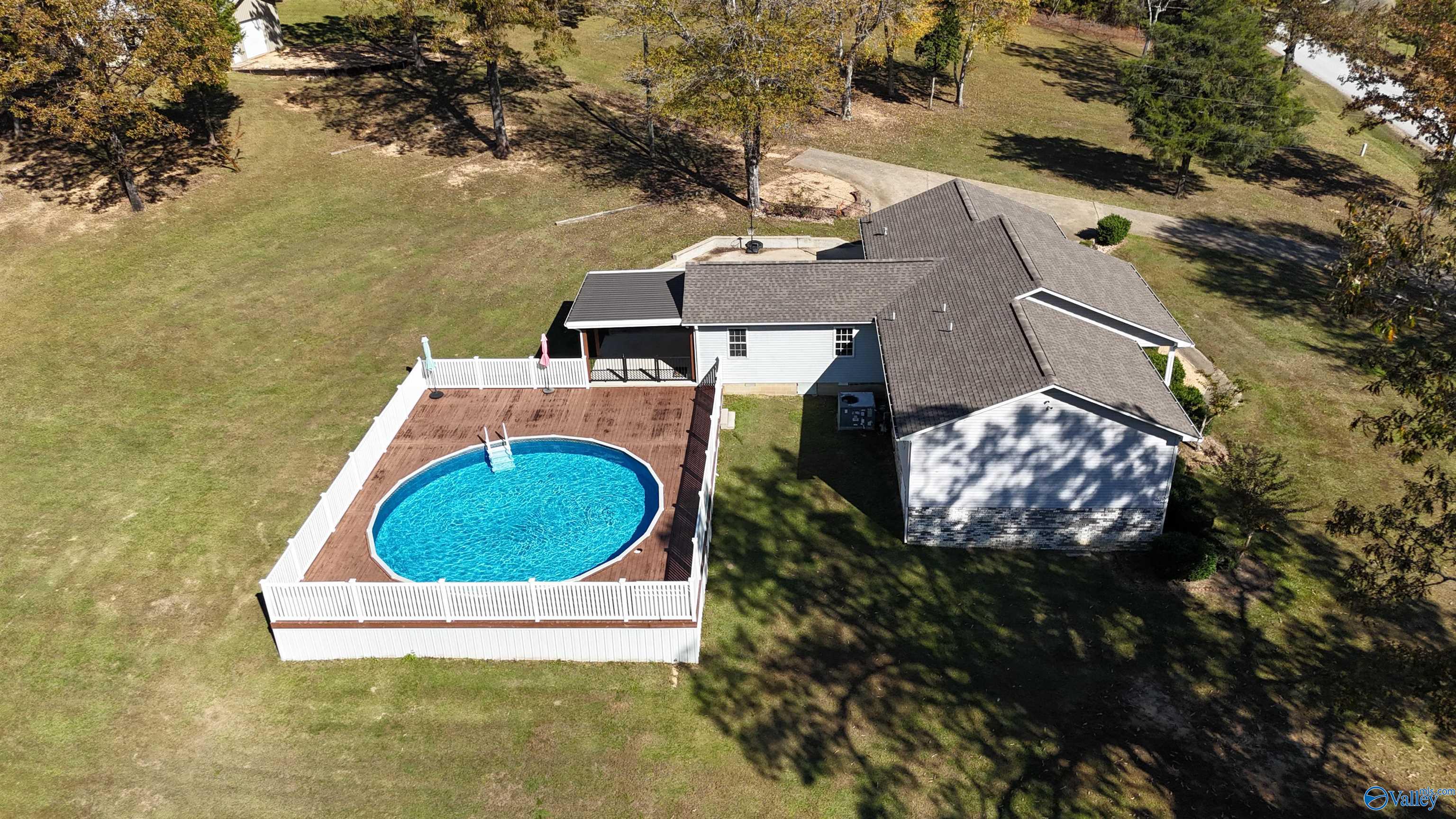 1487 County Highway 107