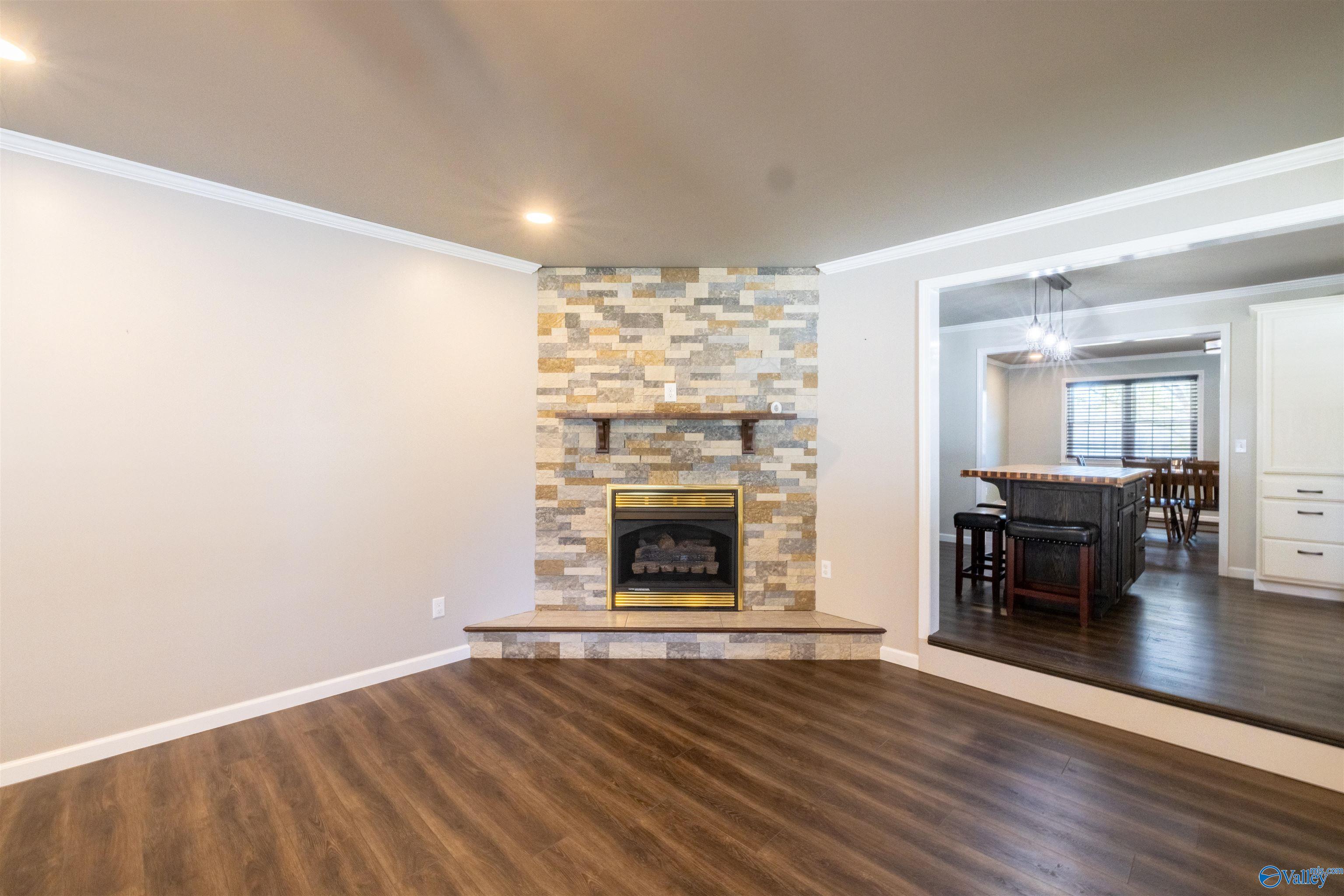 1487 County Highway 107