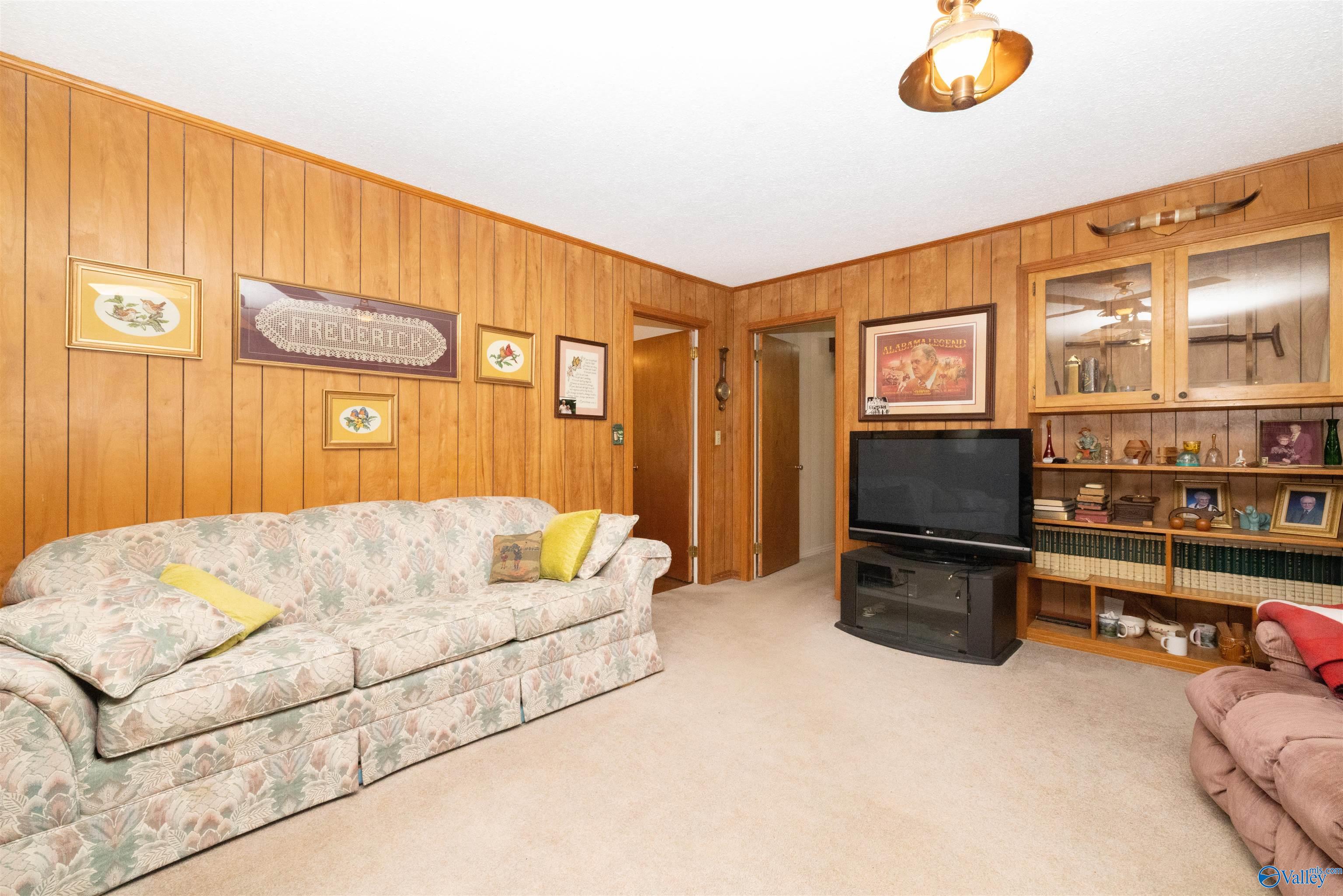 900 County Highway 35