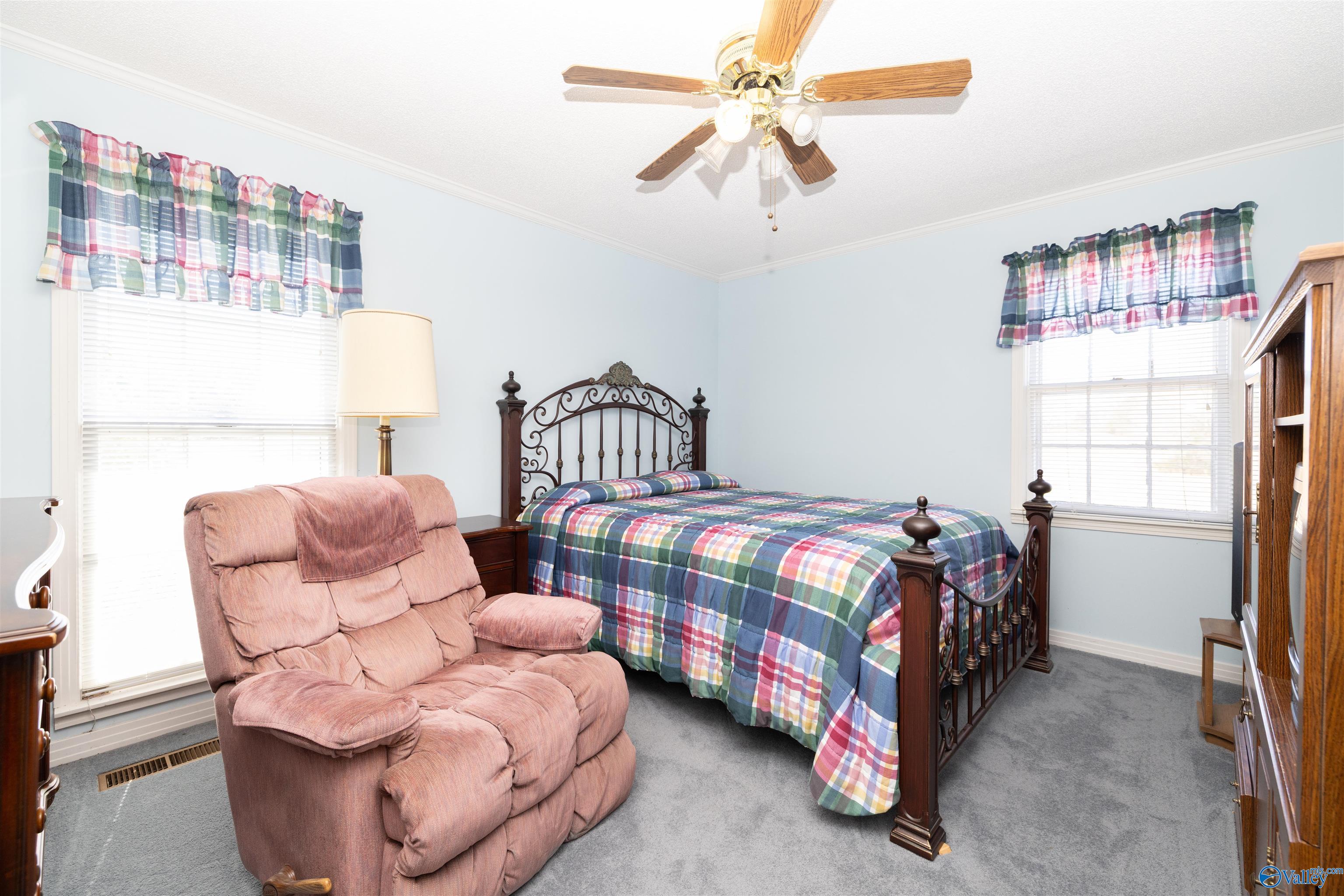 900 County Highway 35