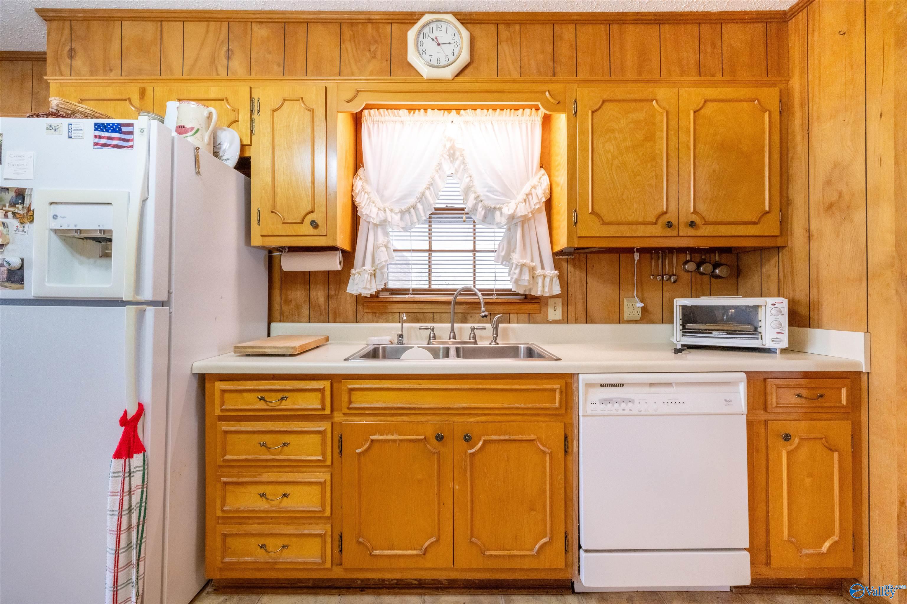 900 County Highway 35