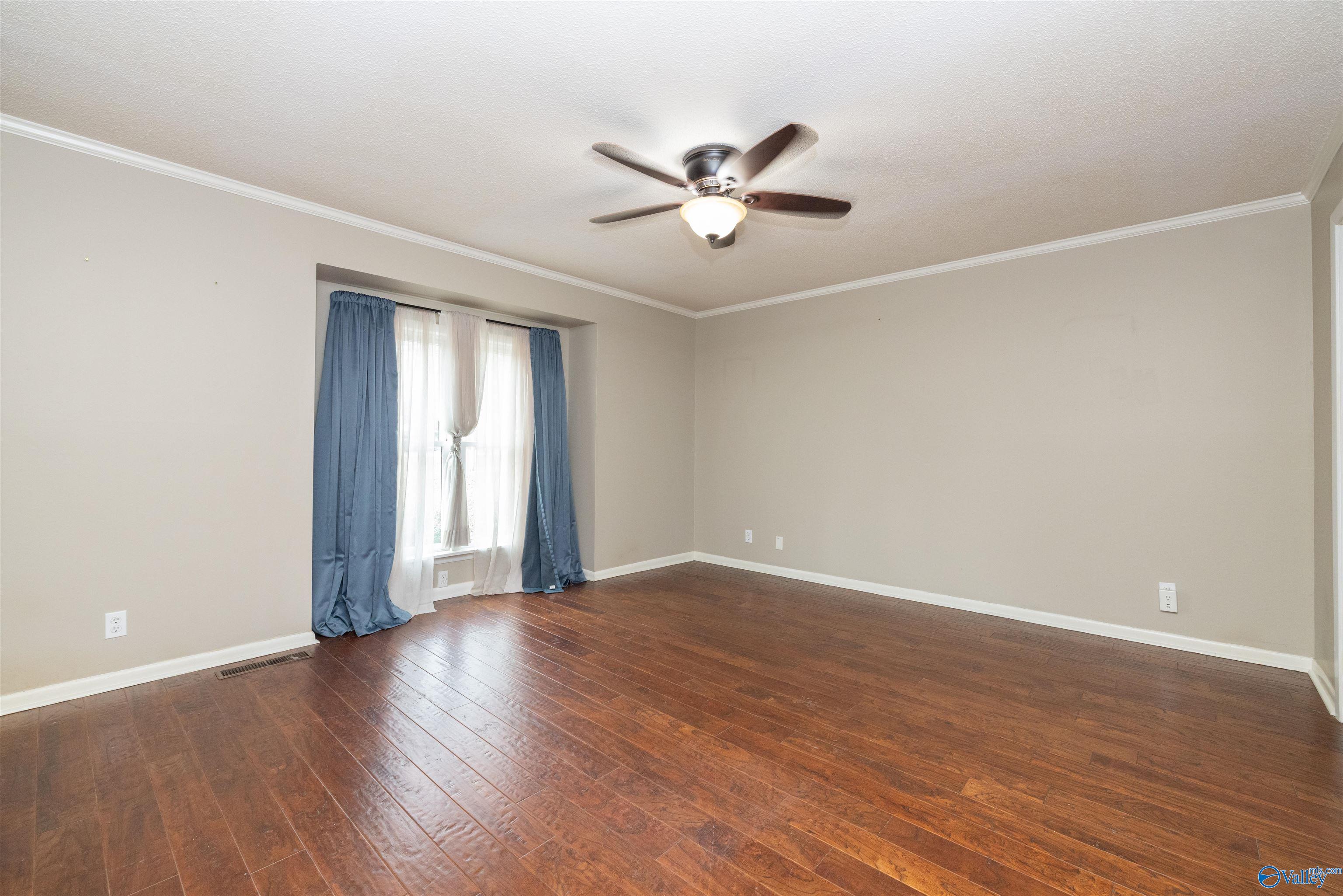1190 Grandview Drive