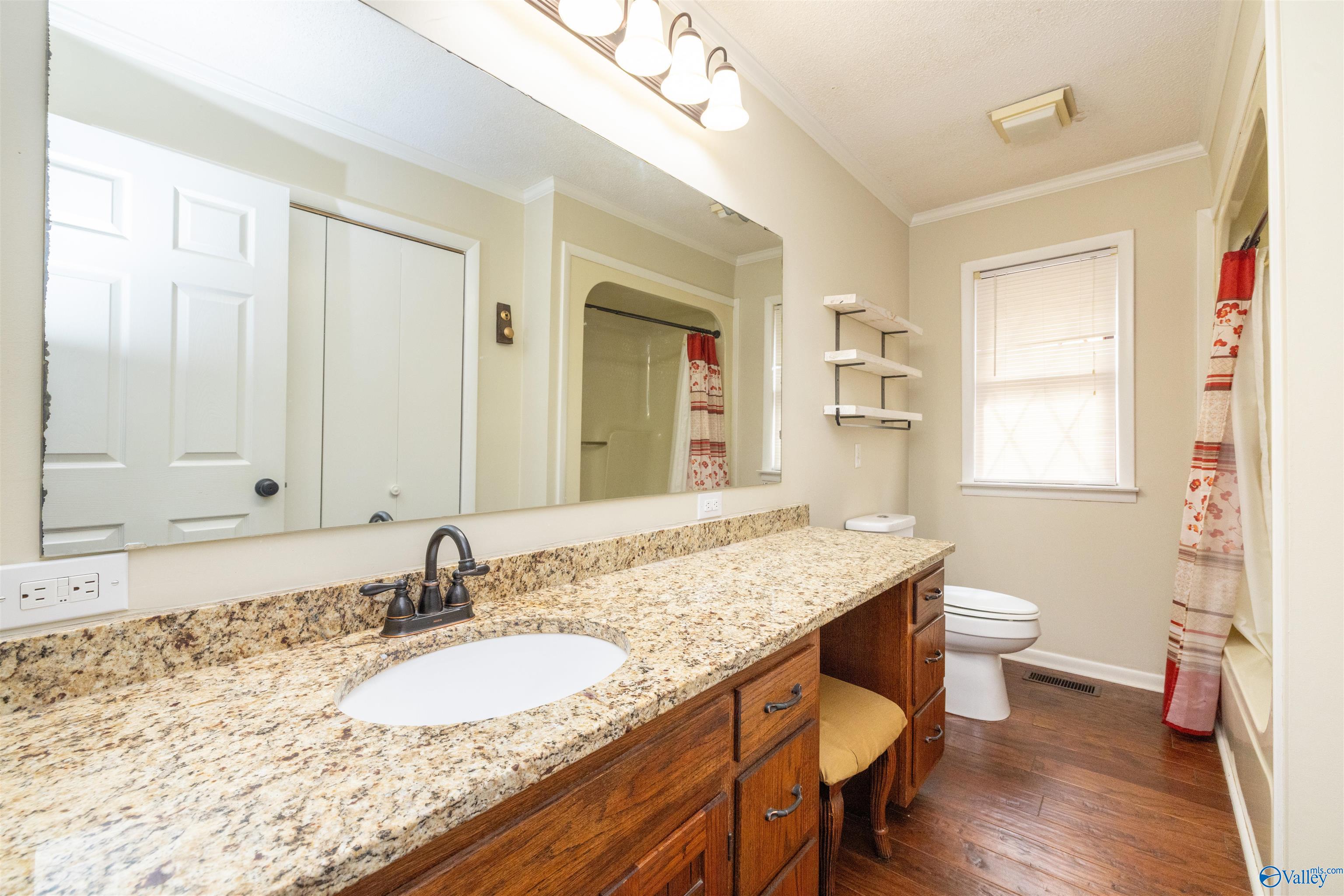 1190 Grandview Drive