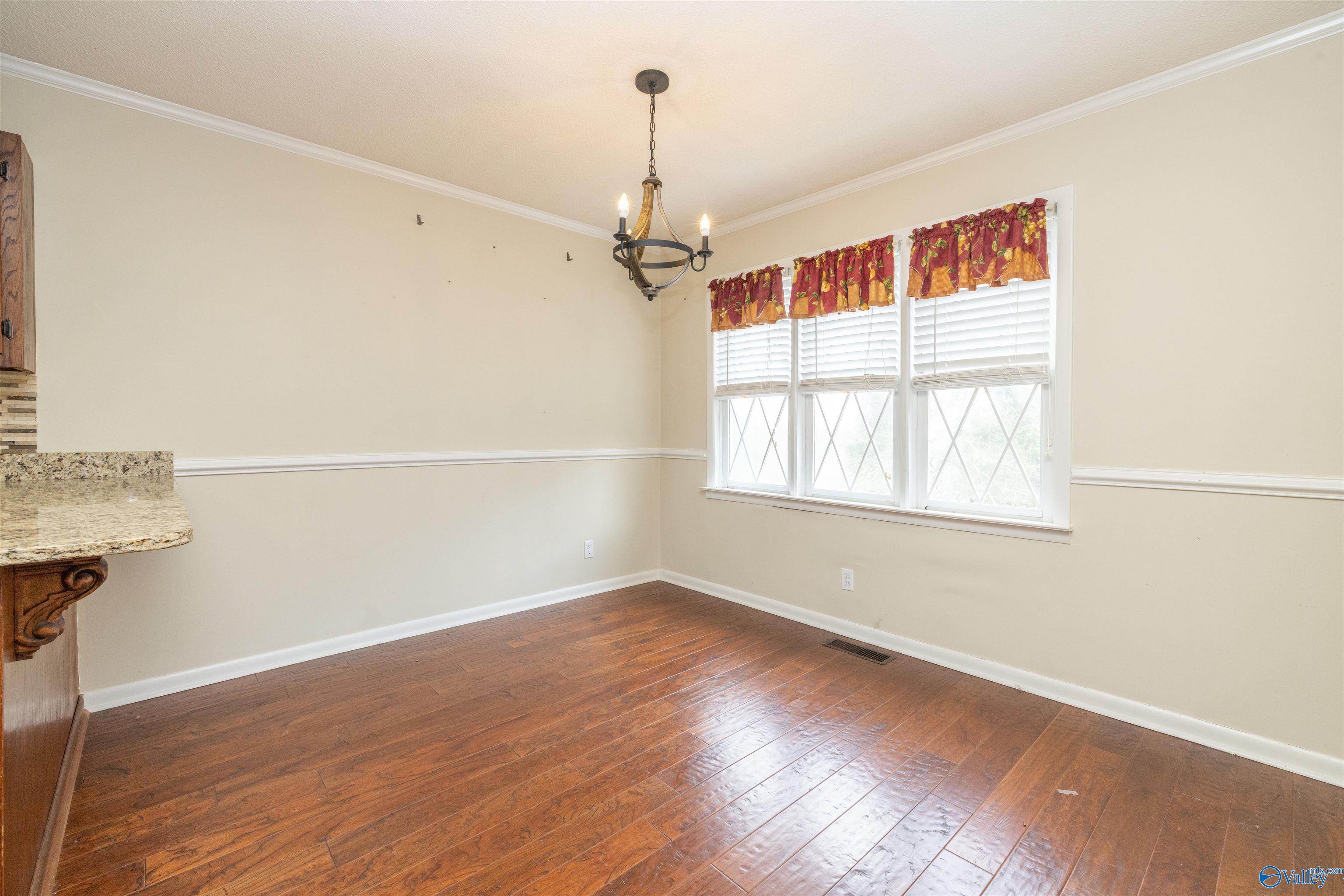 1190 Grandview Drive