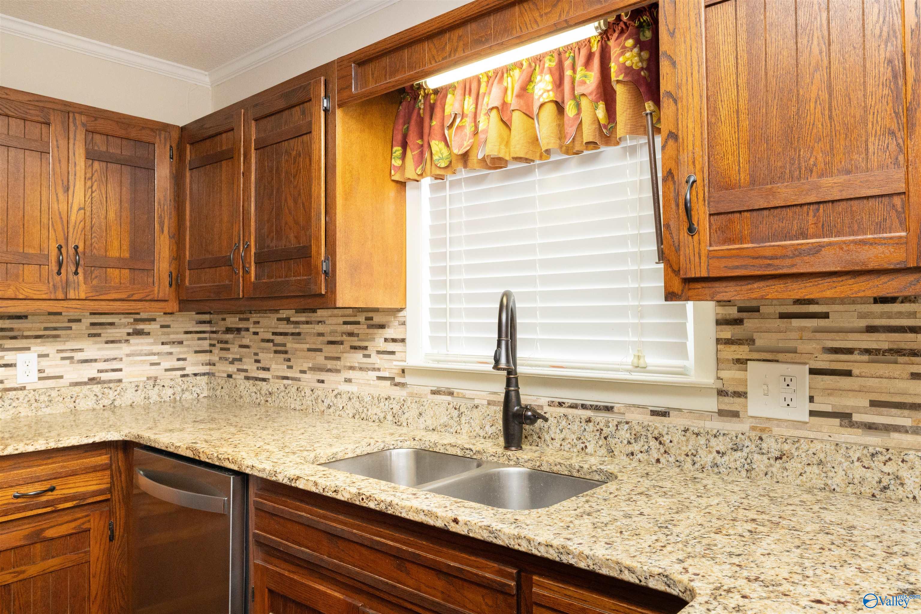 1190 Grandview Drive