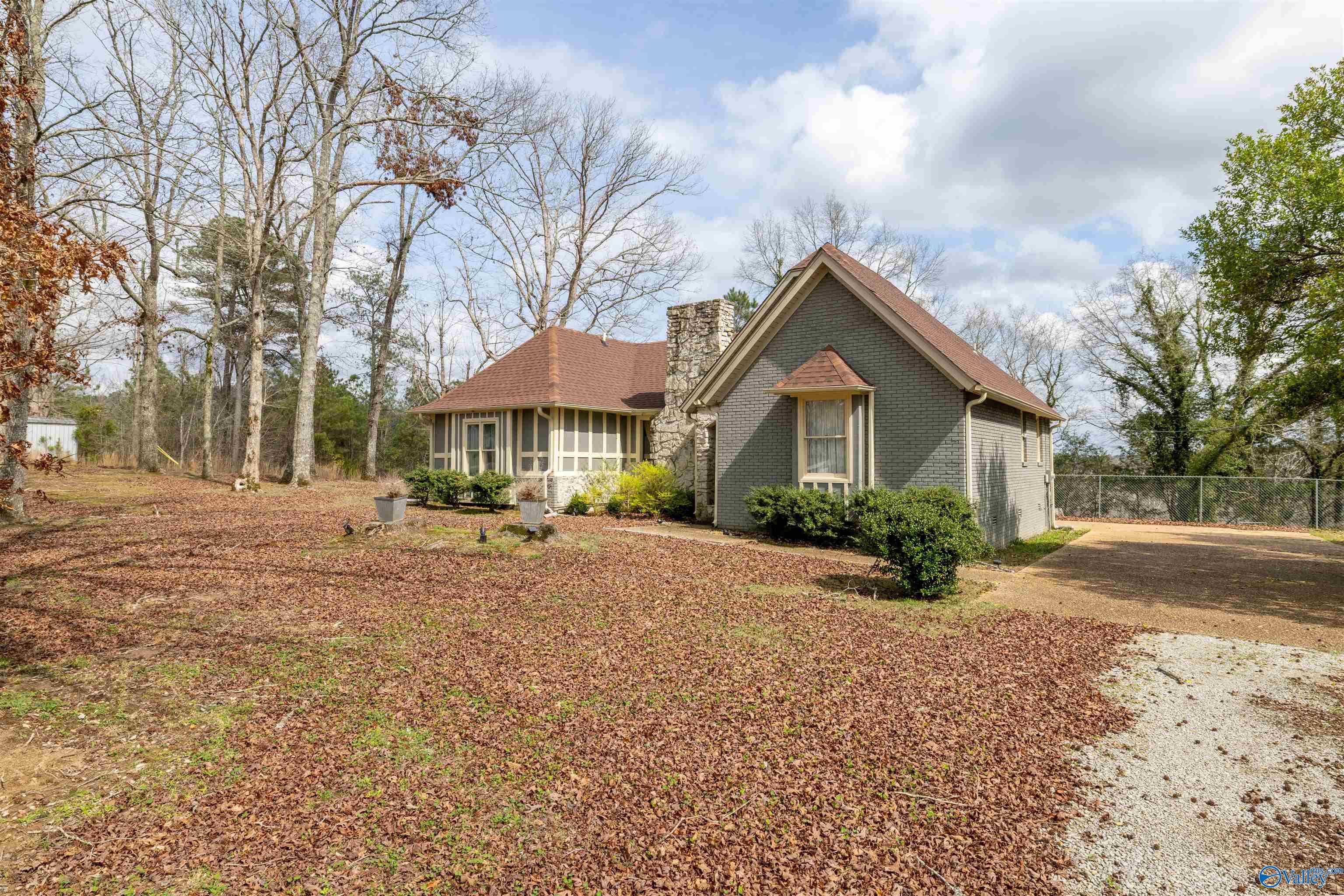 1190 Grandview Drive