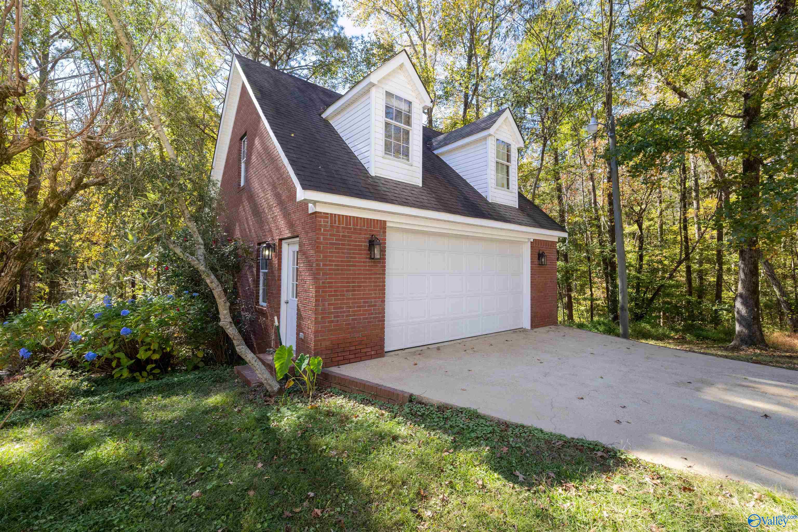 121 Brookhaven Lane