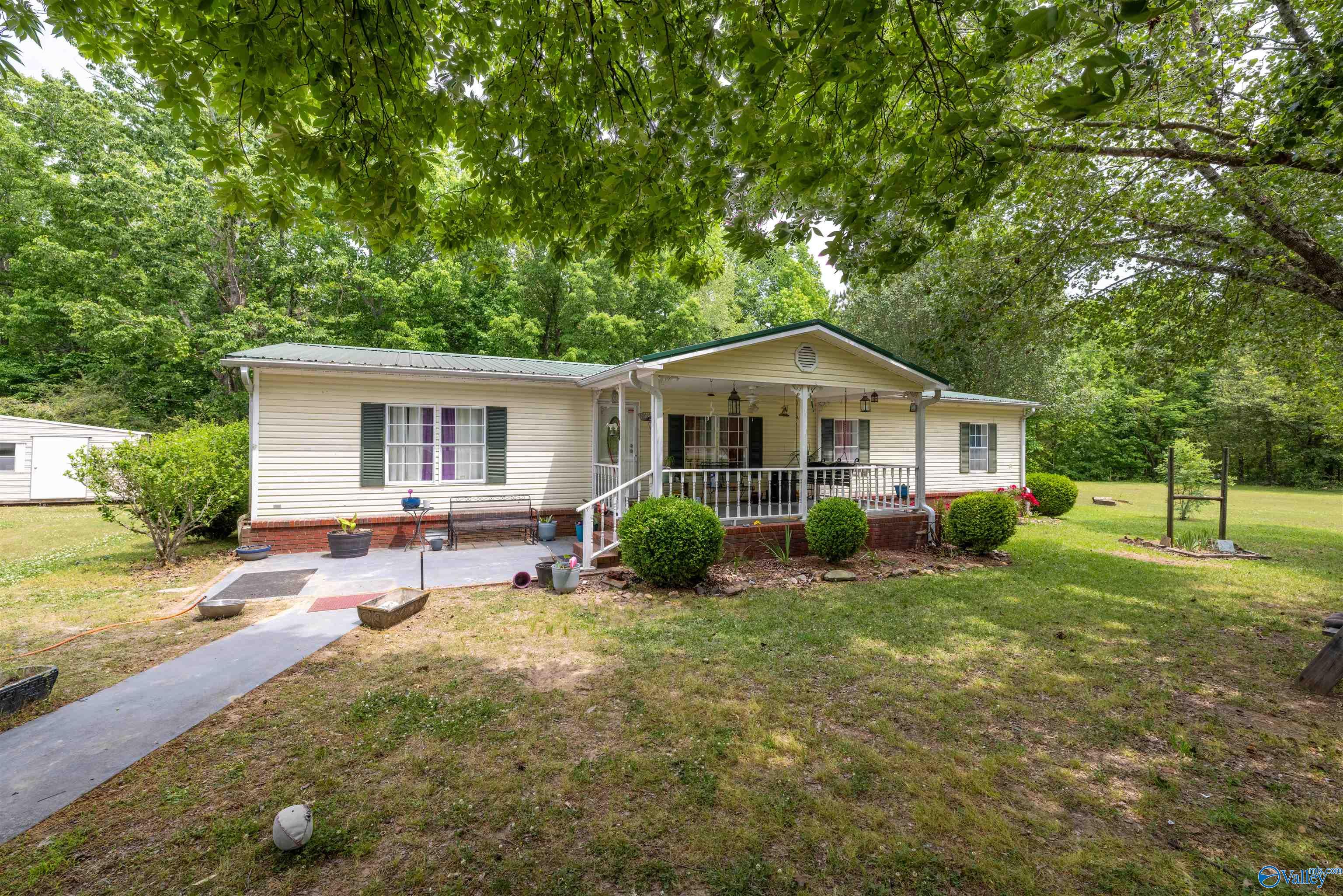 810 Bexar Avenue W