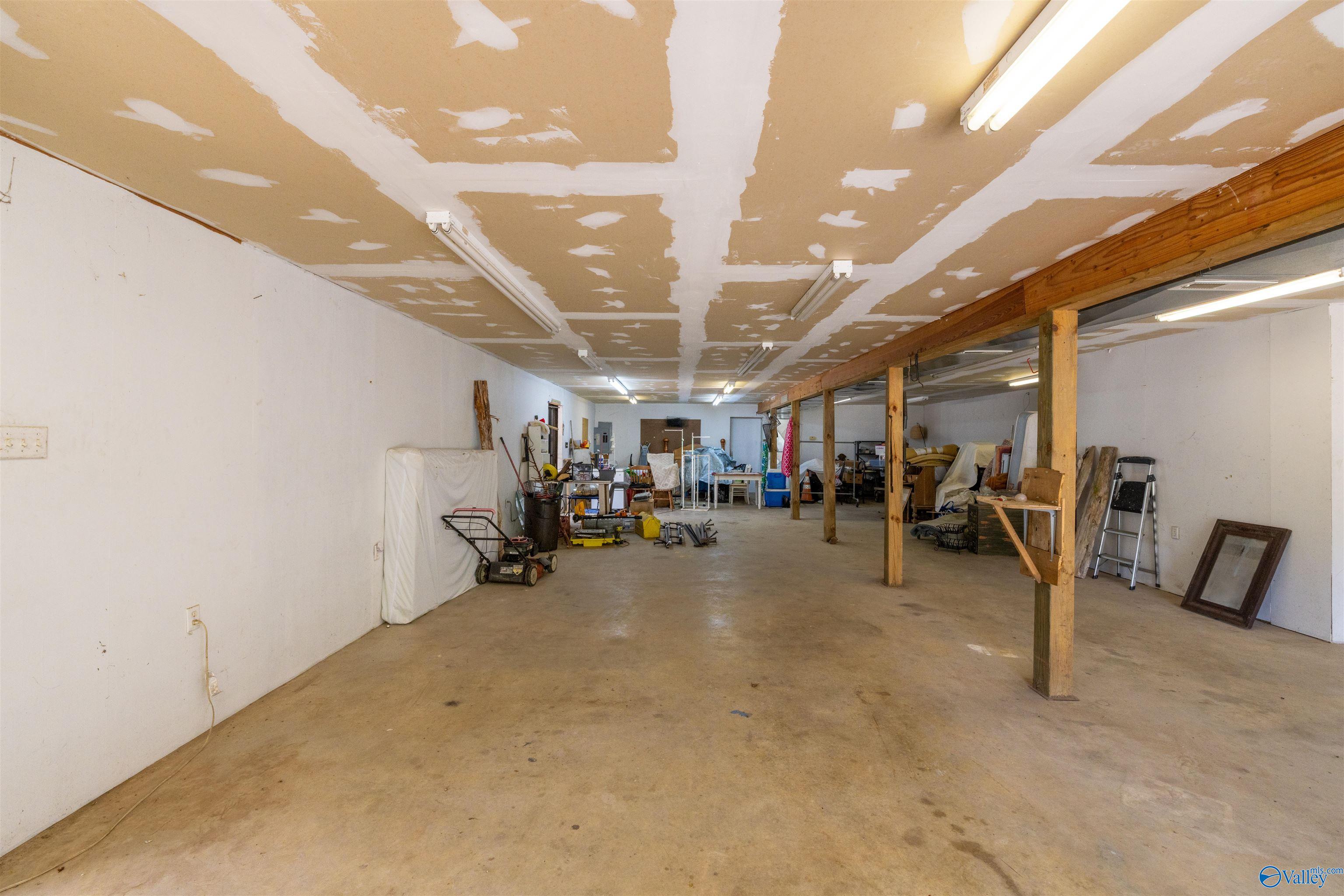 810 Bexar Avenue W