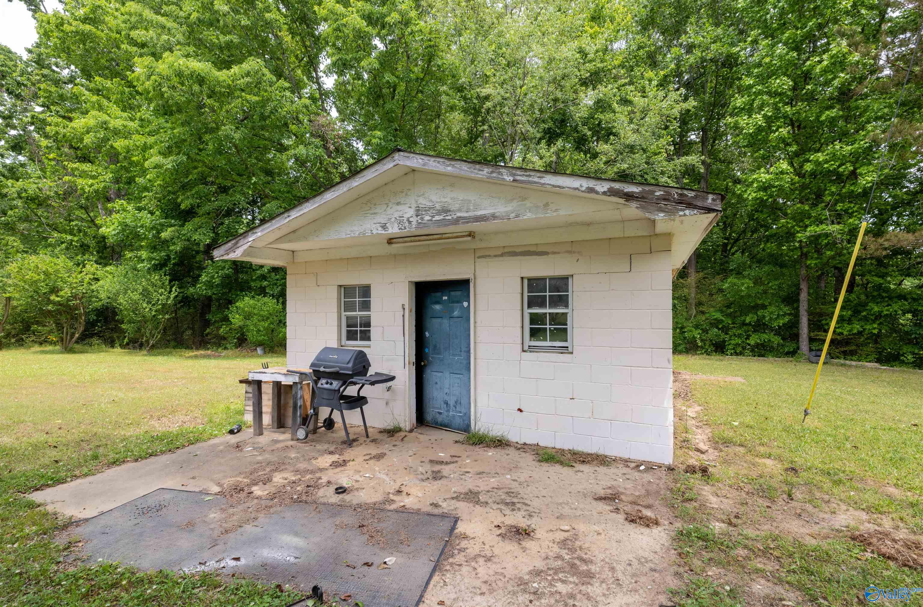 810 Bexar Avenue W