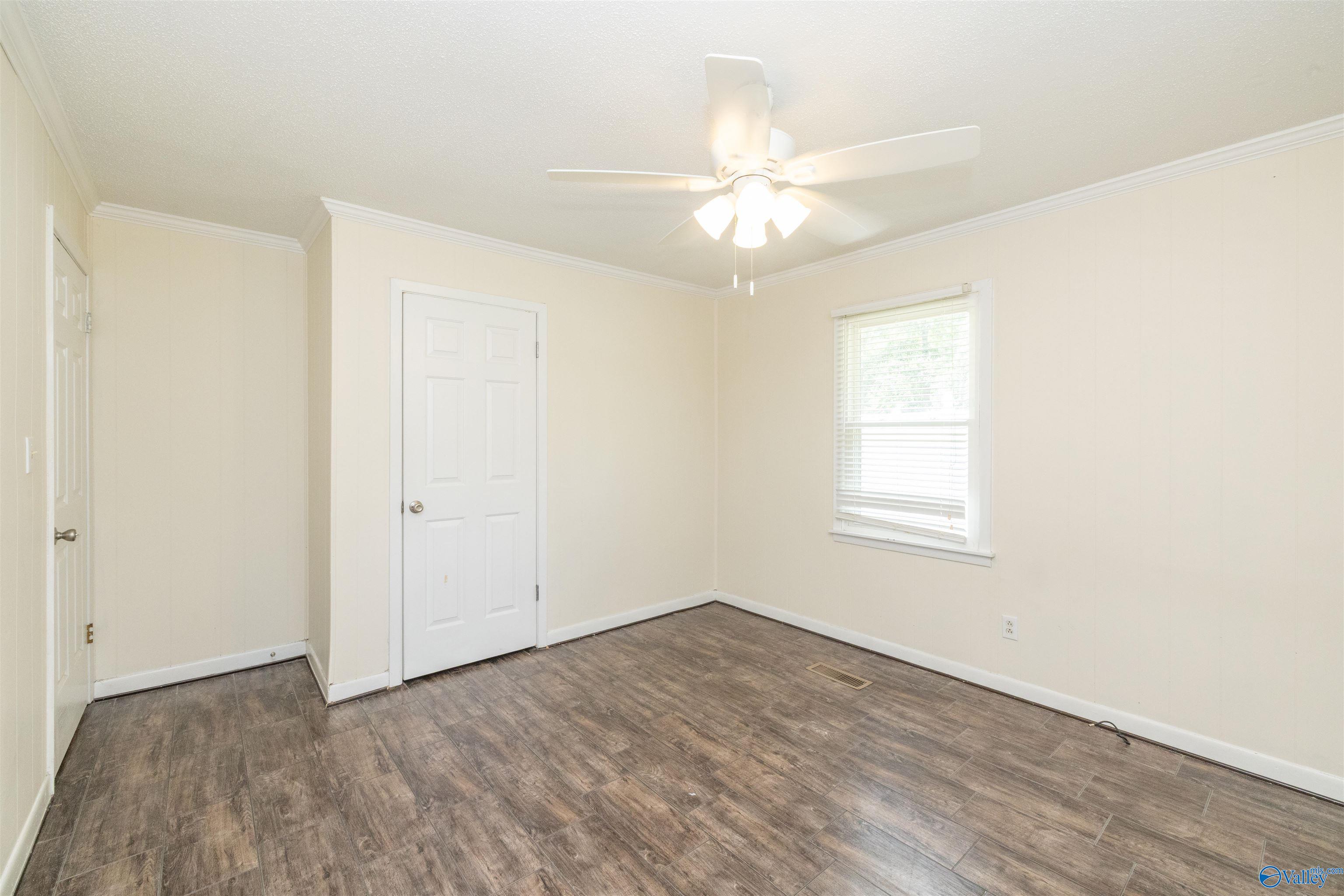 350 Lakeview Drive