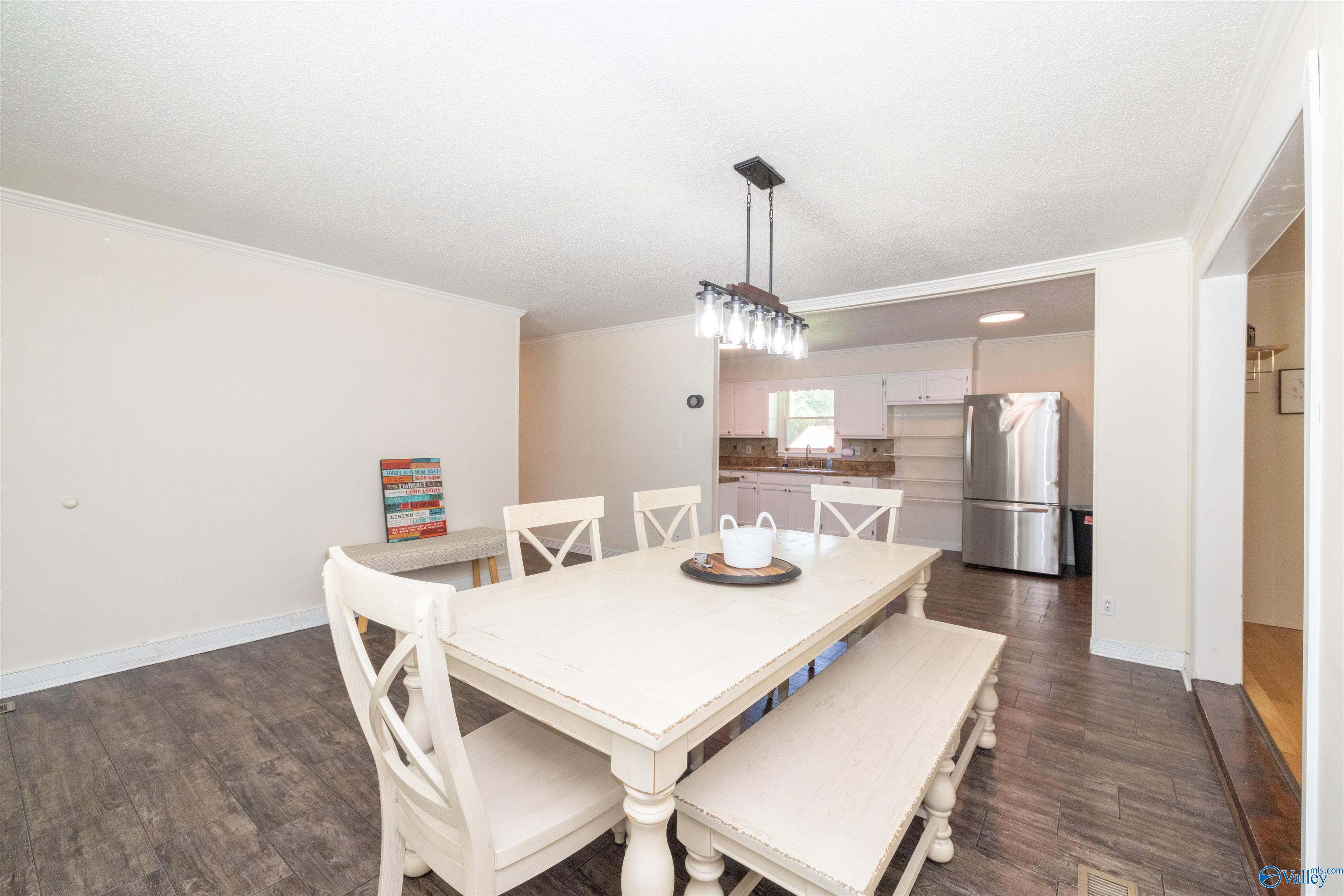 350 Lakeview Drive