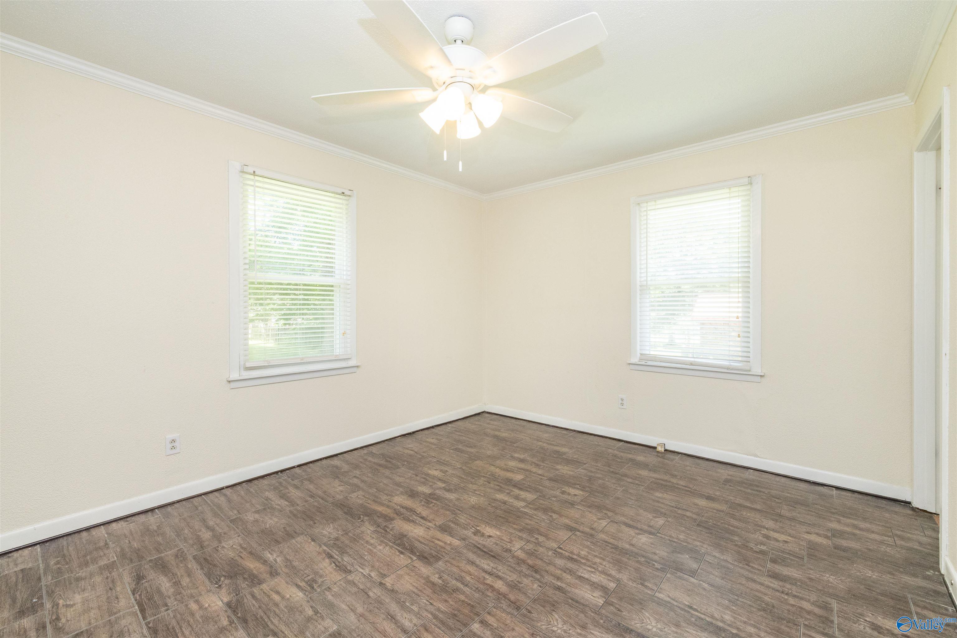 350 Lakeview Drive