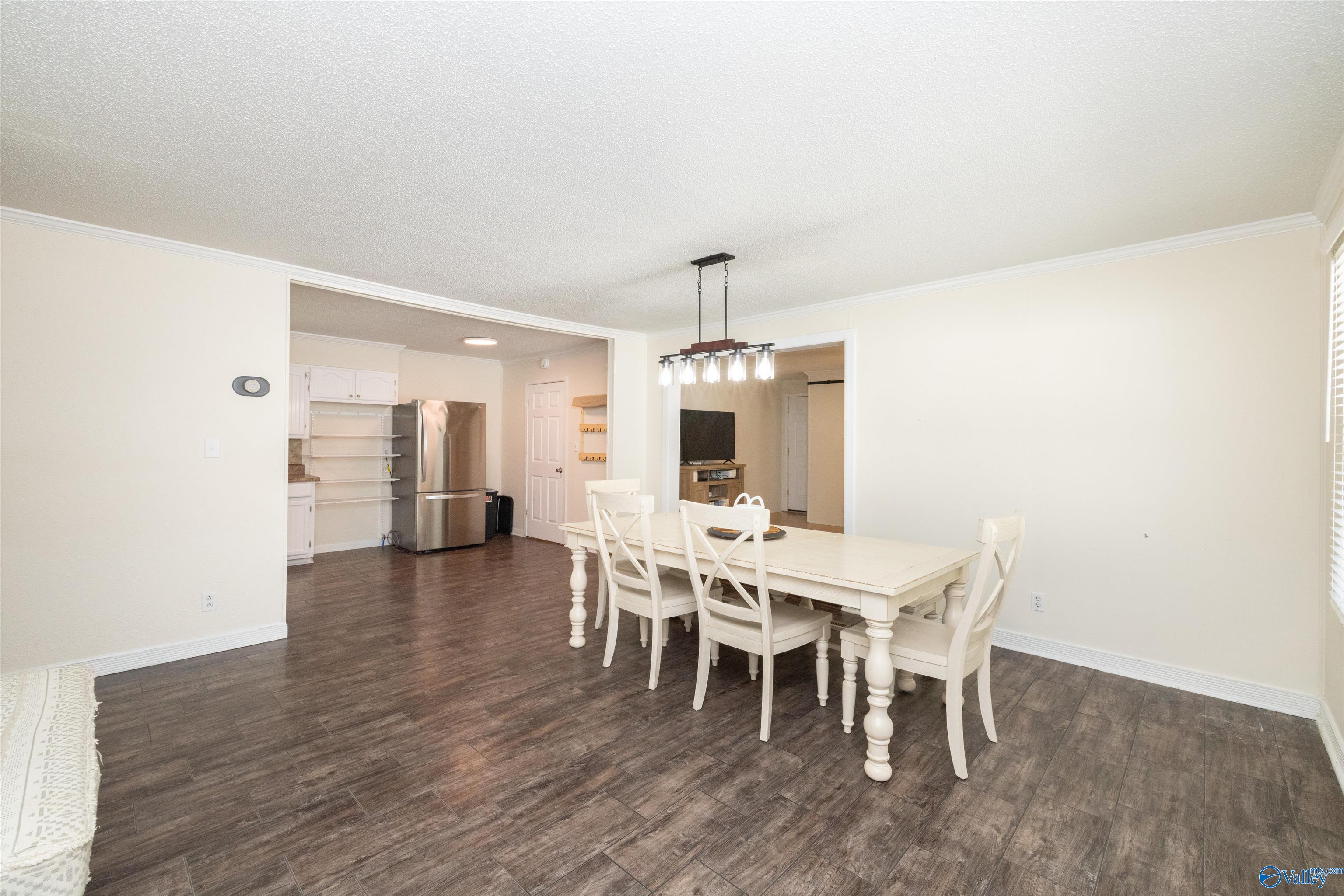 350 Lakeview Drive