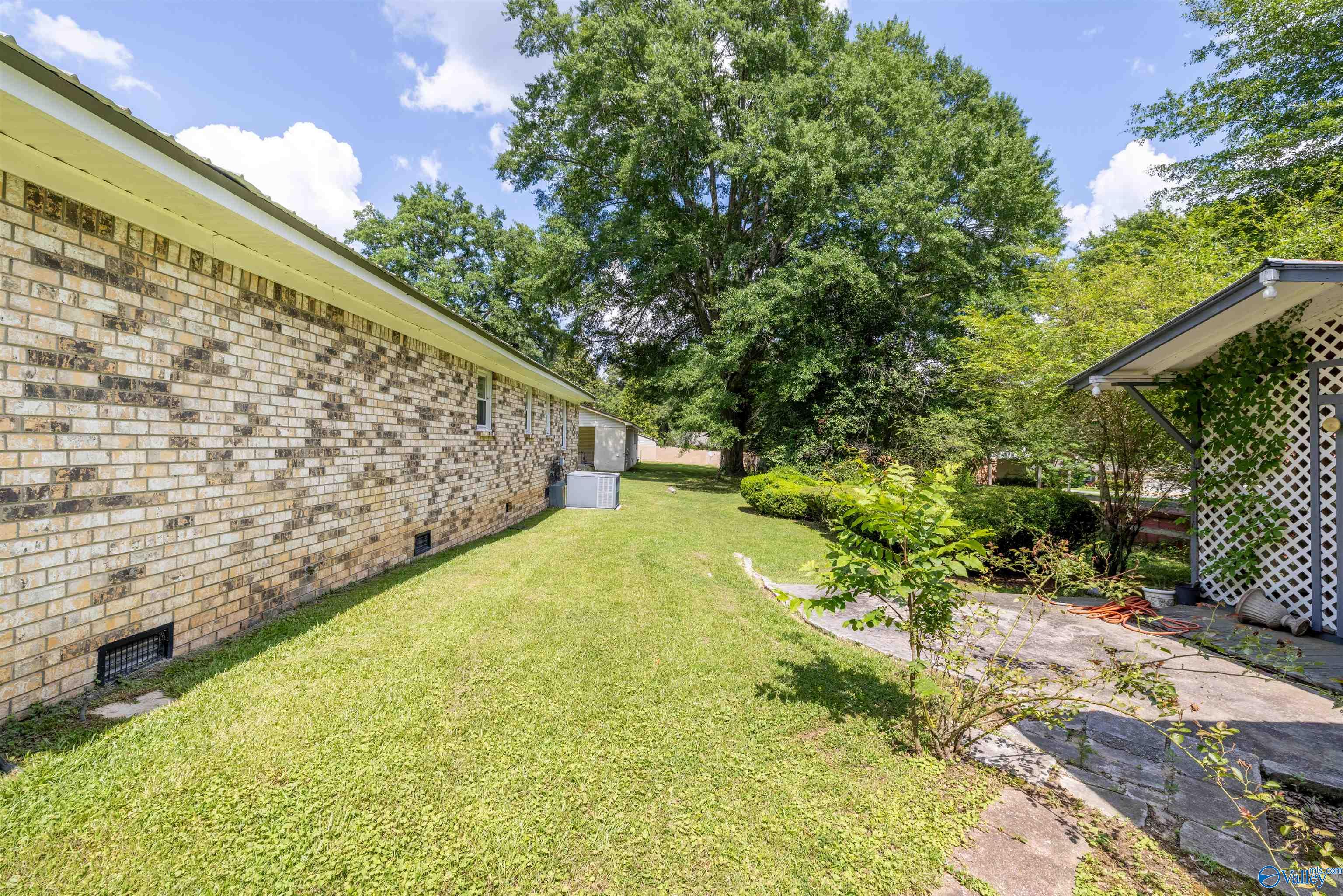 350 Lakeview Drive