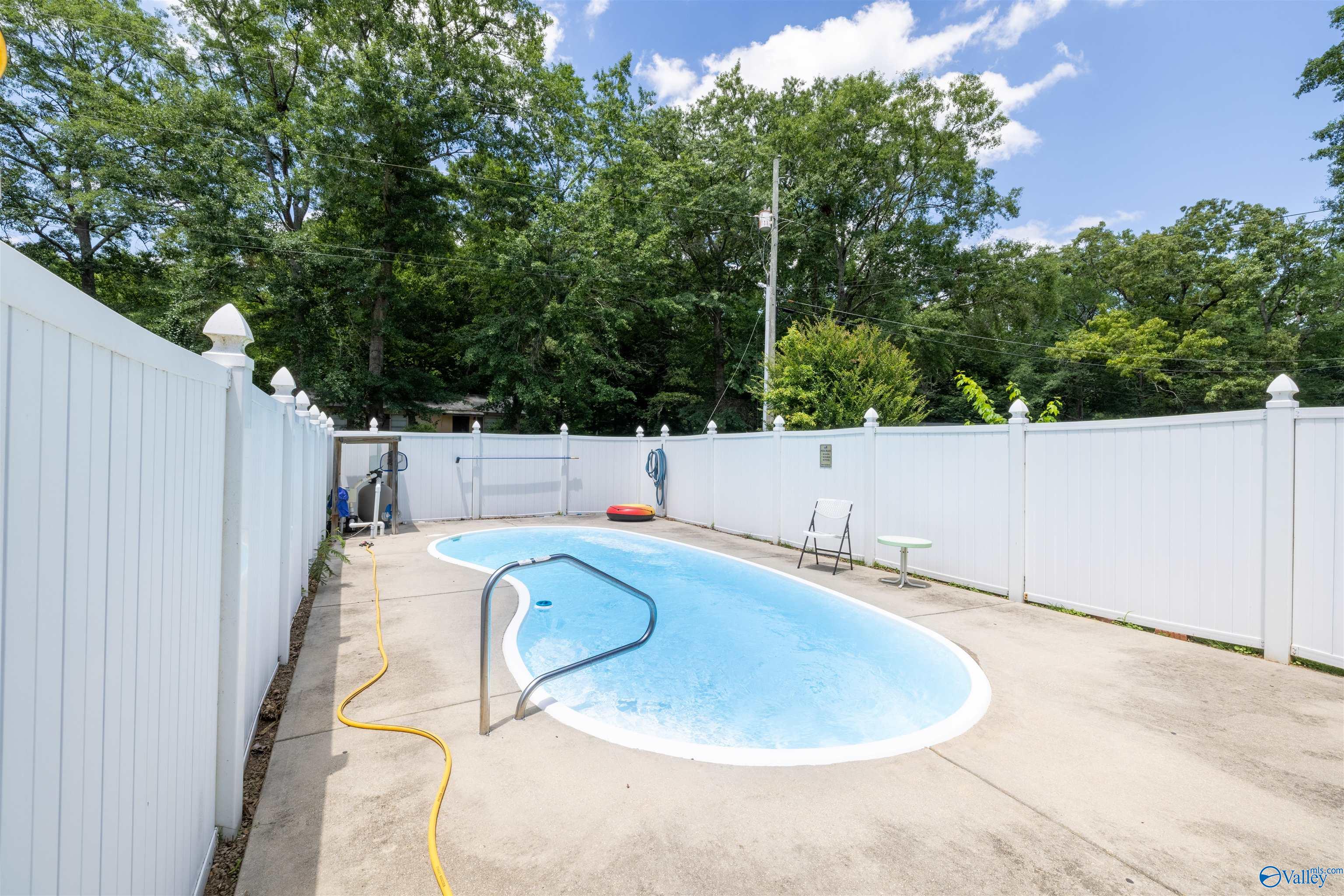 350 Lakeview Drive