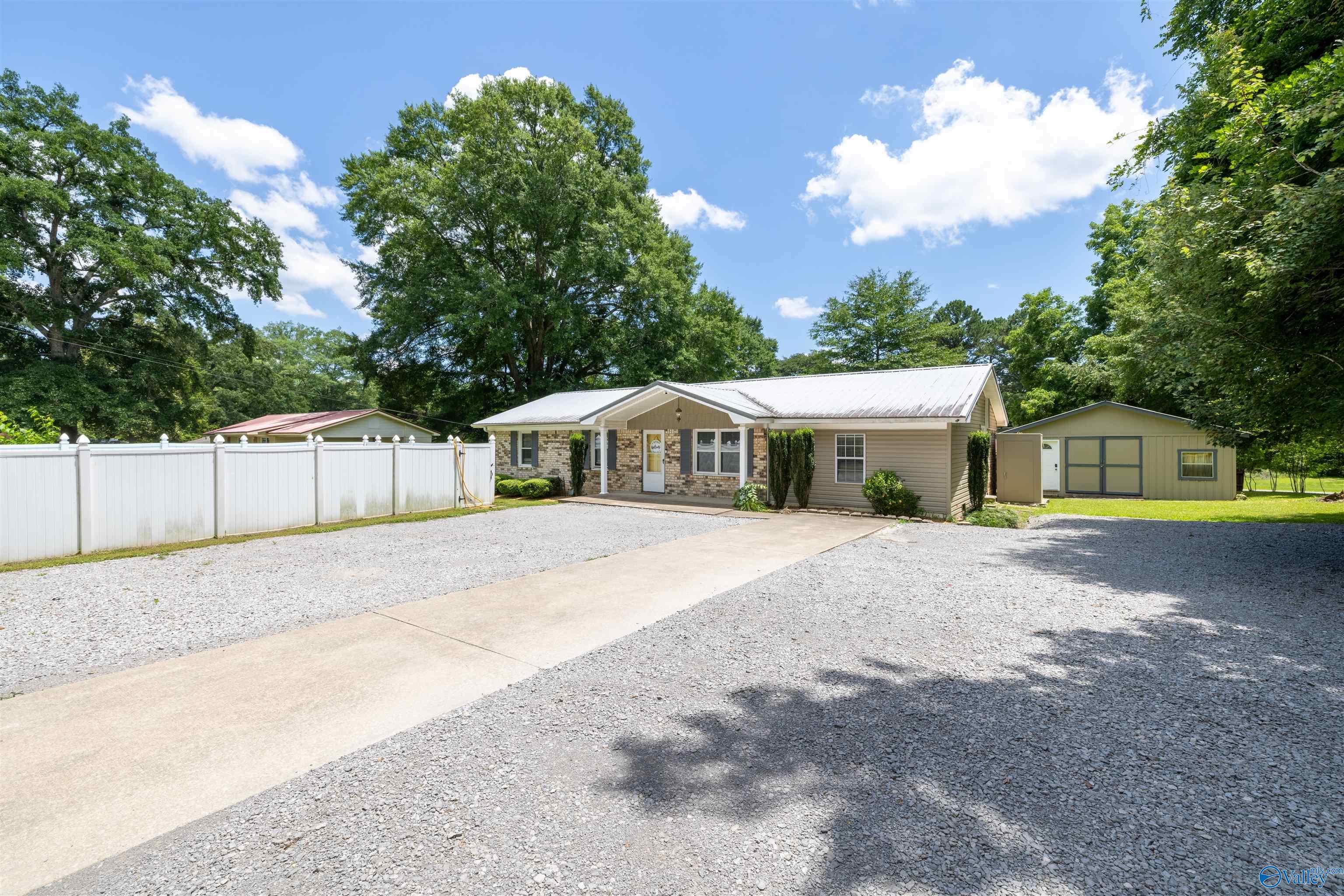 350 Lakeview Drive