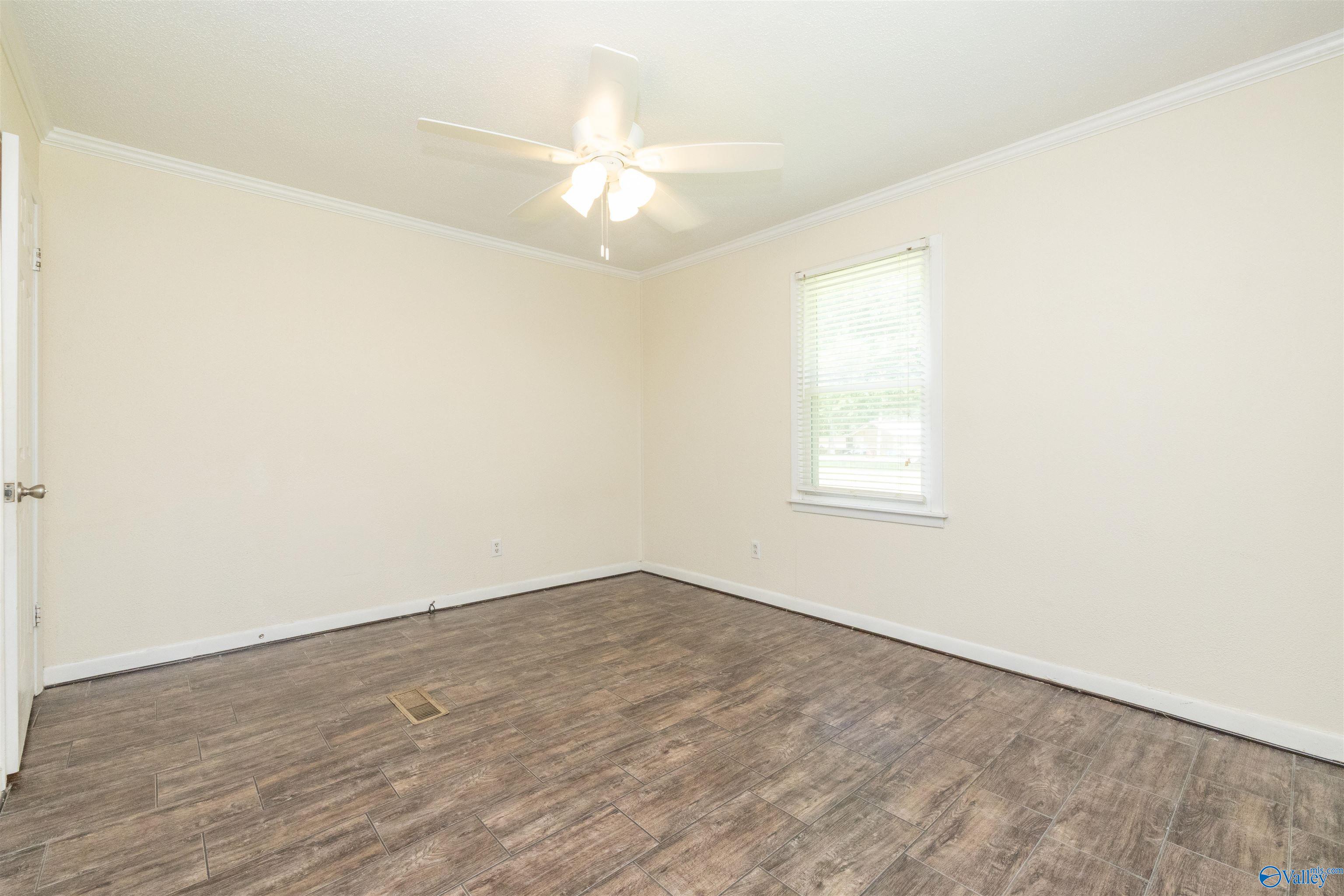 350 Lakeview Drive