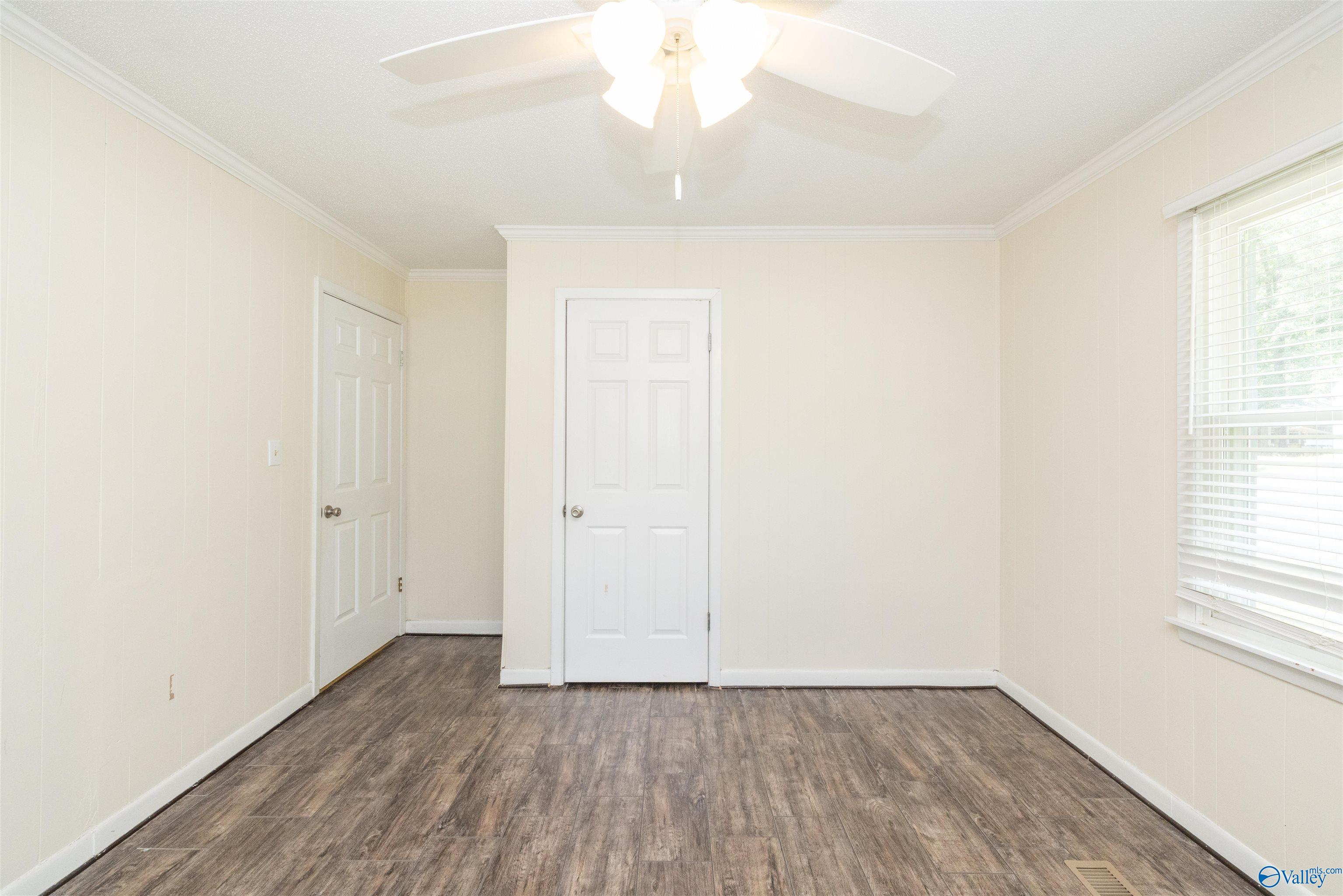 350 Lakeview Drive