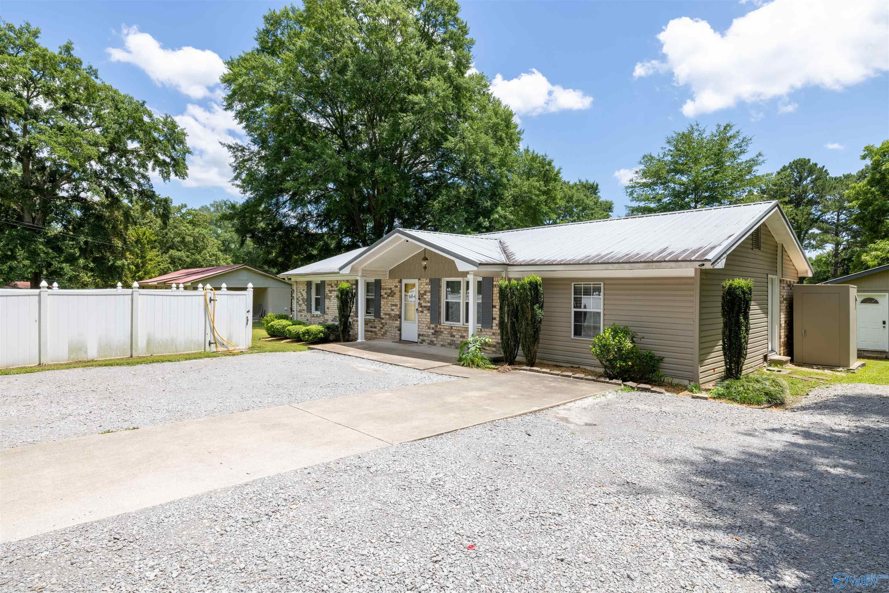 350 Lakeview Drive