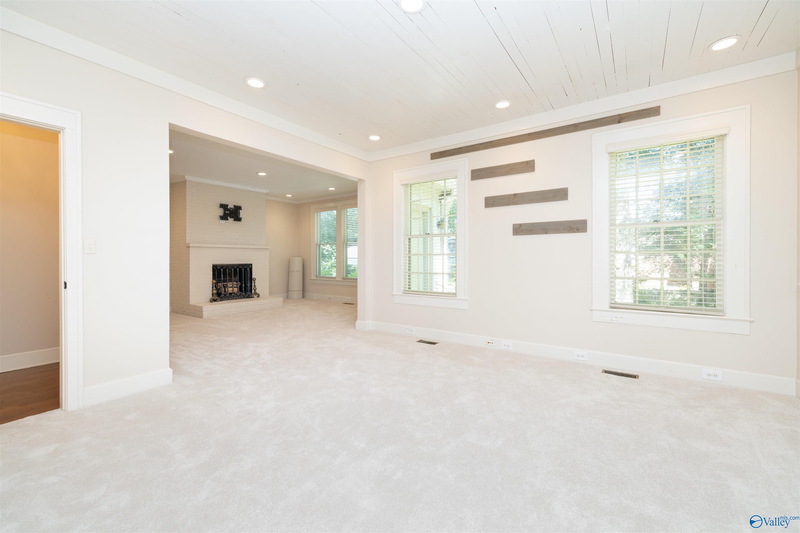 278 Bexar Avenue W