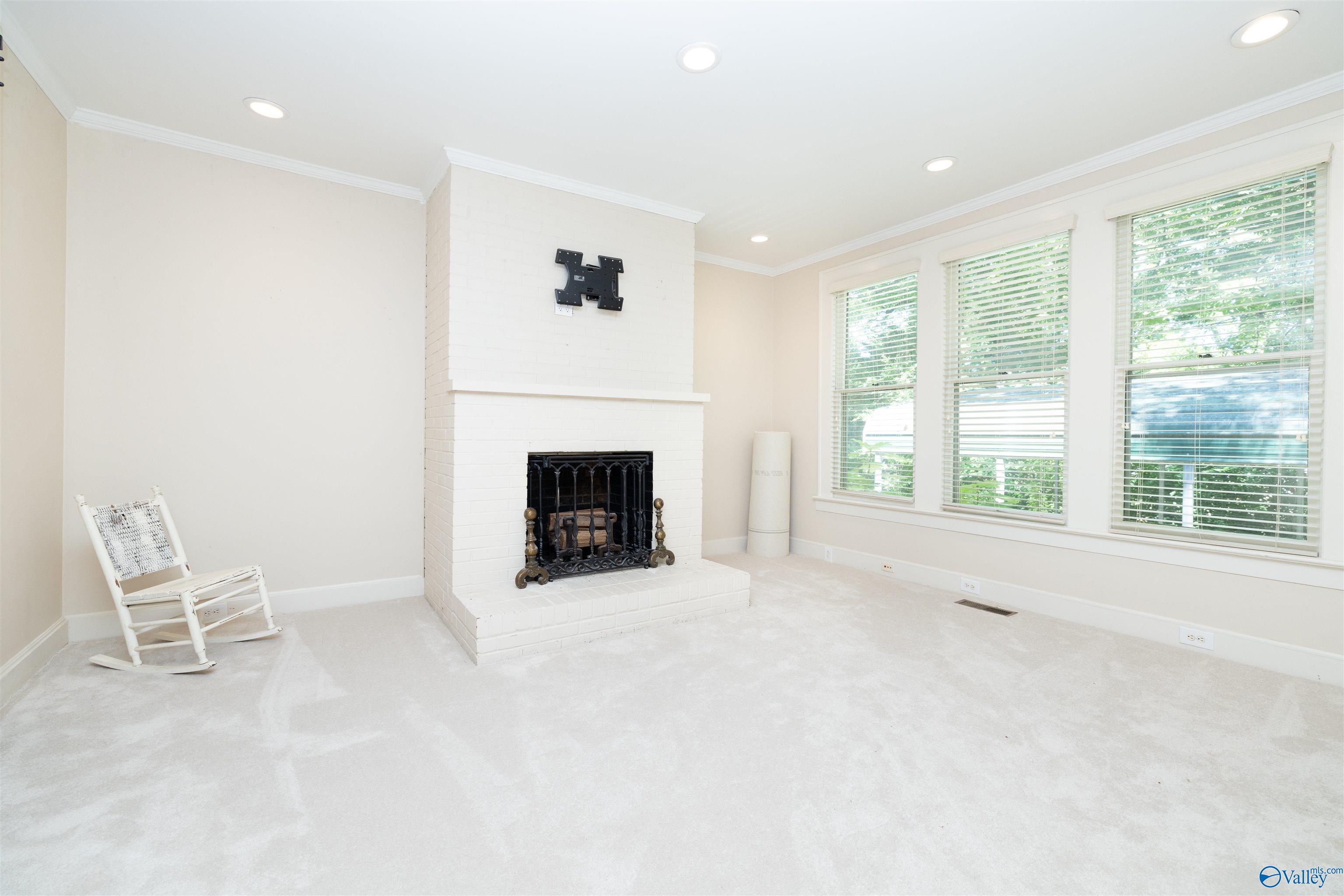 278 Bexar Avenue W