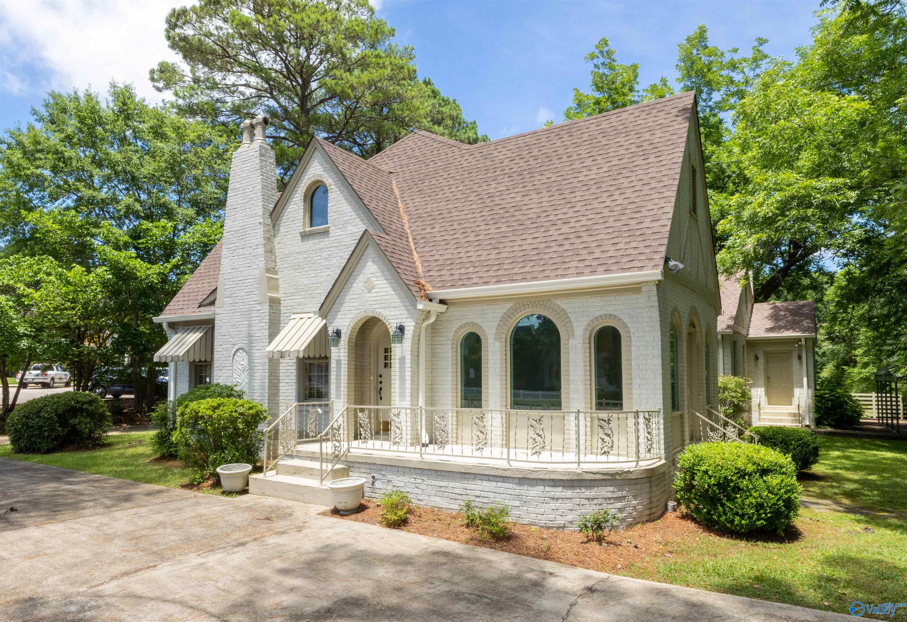 278 Bexar Avenue W