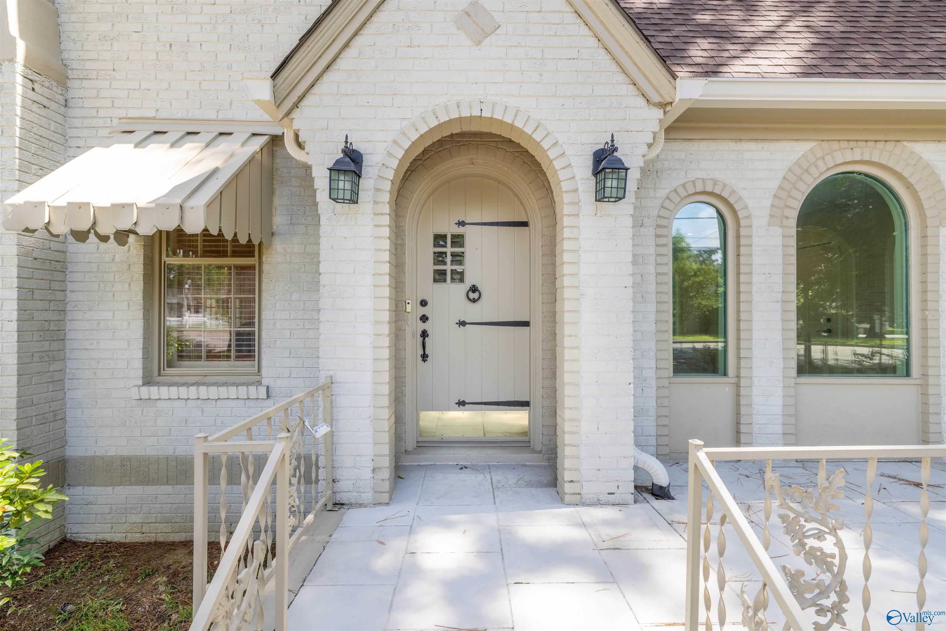 278 Bexar Avenue W