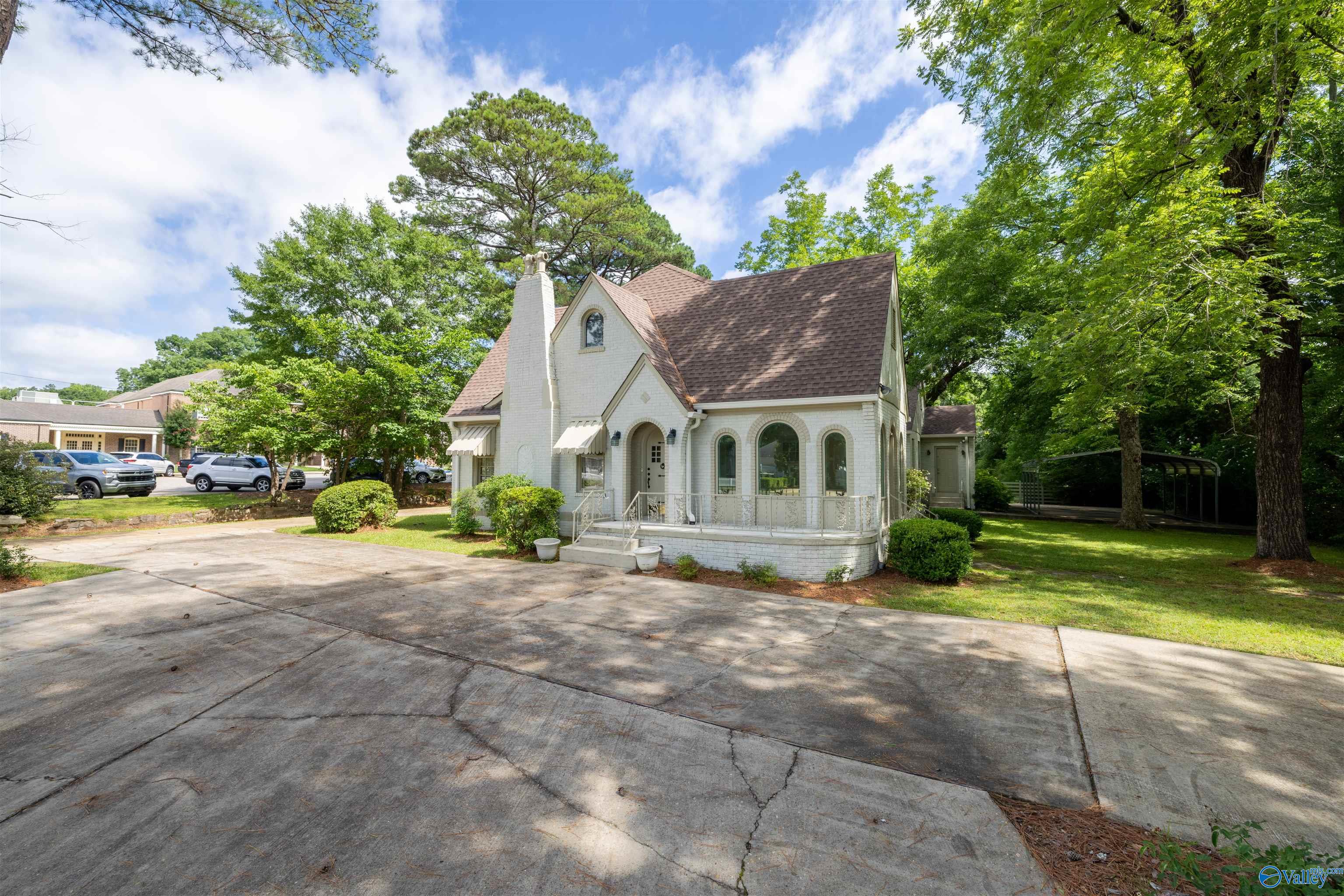 278 Bexar Avenue W