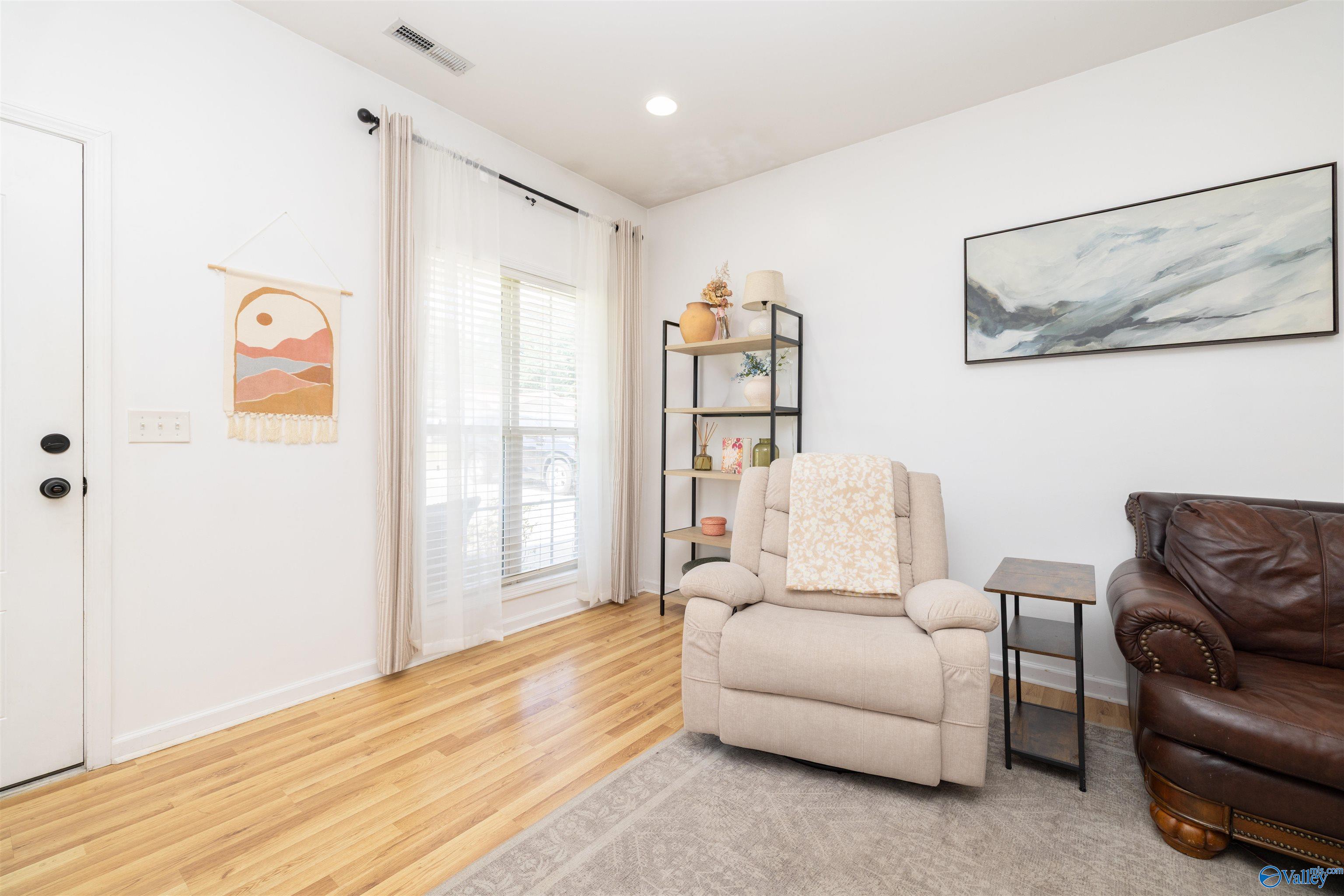 825 4th Avenue SW