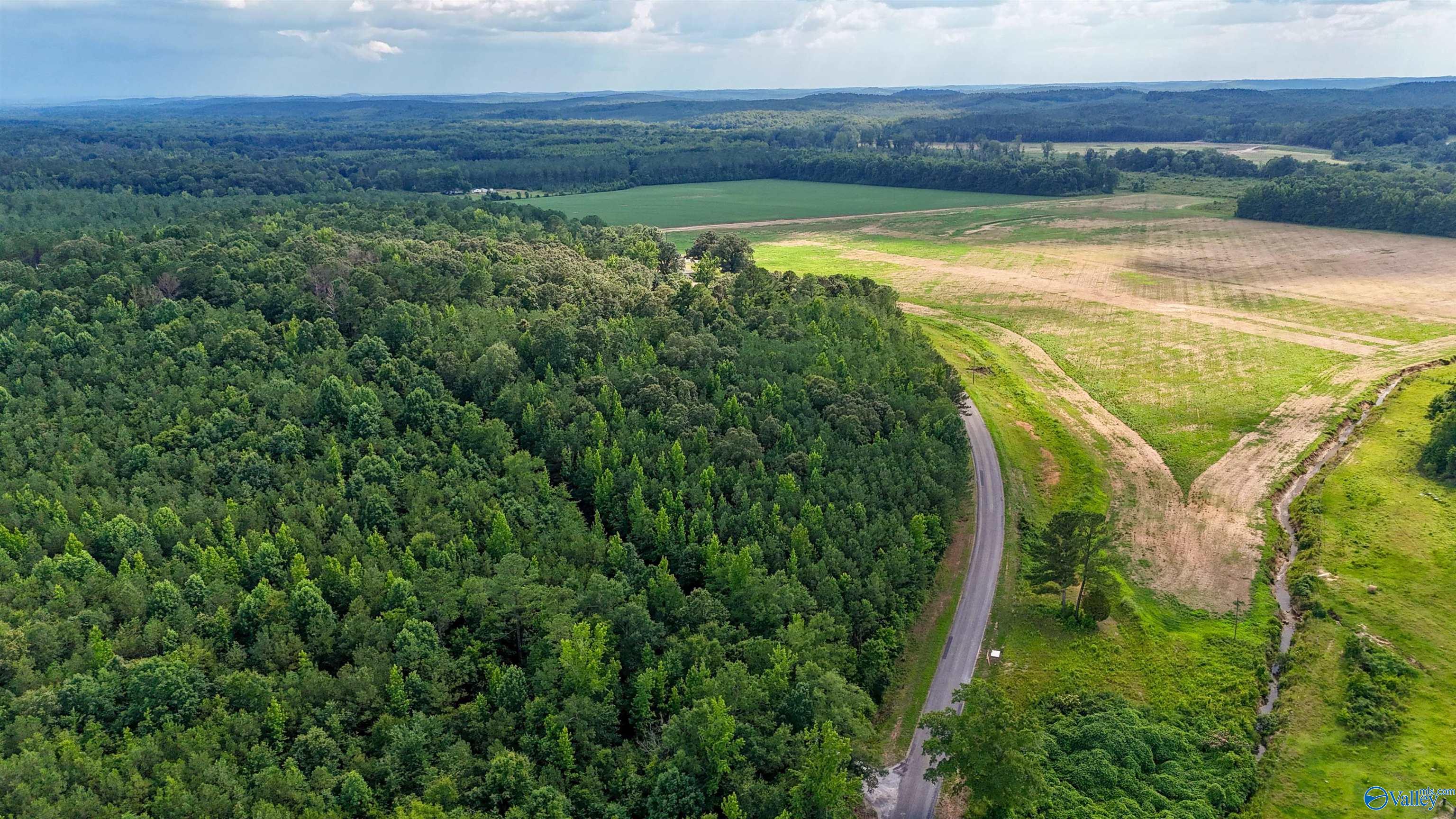 4.8 ACRES County Road 33
