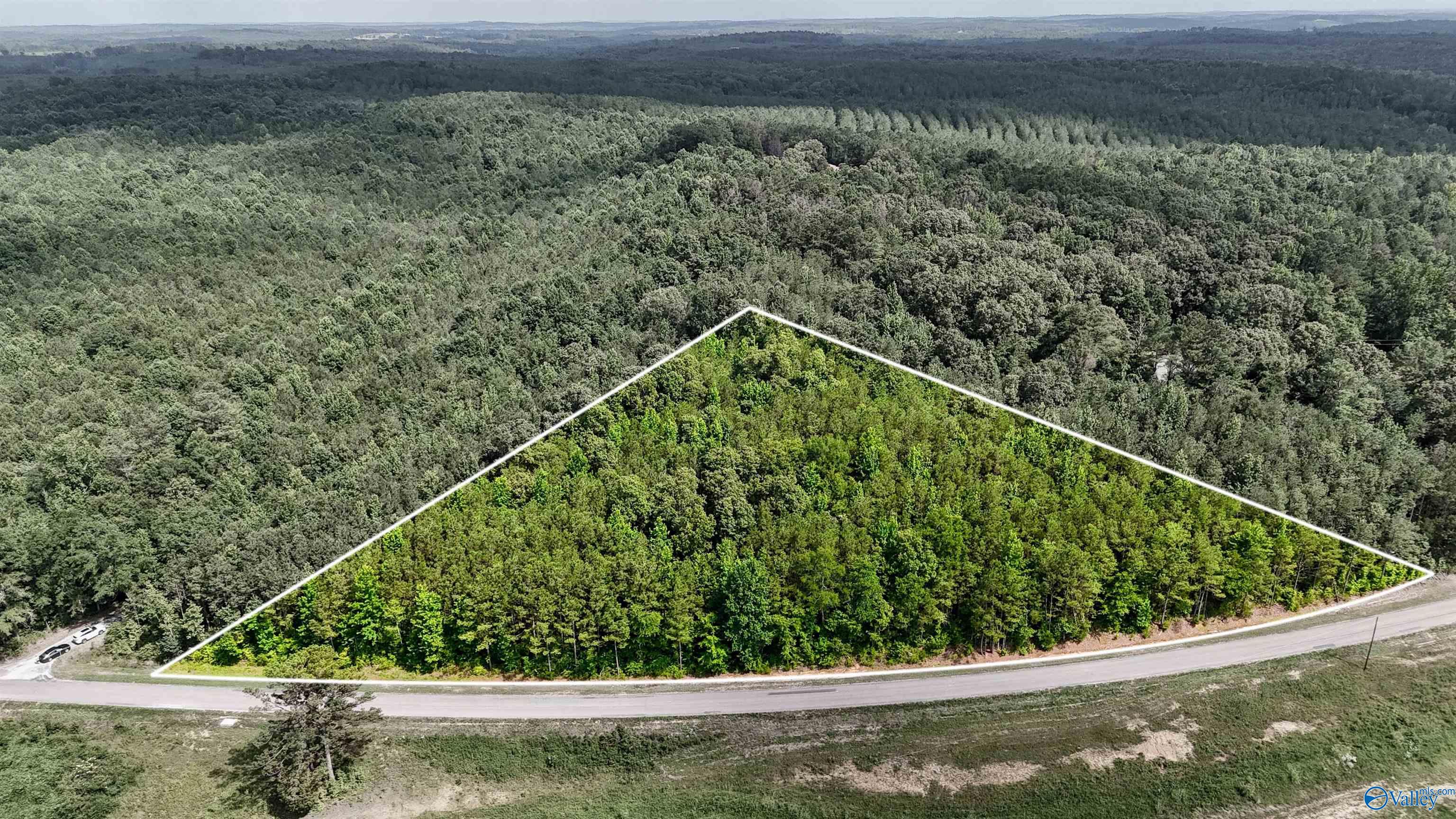4.8 ACRES County Road 33