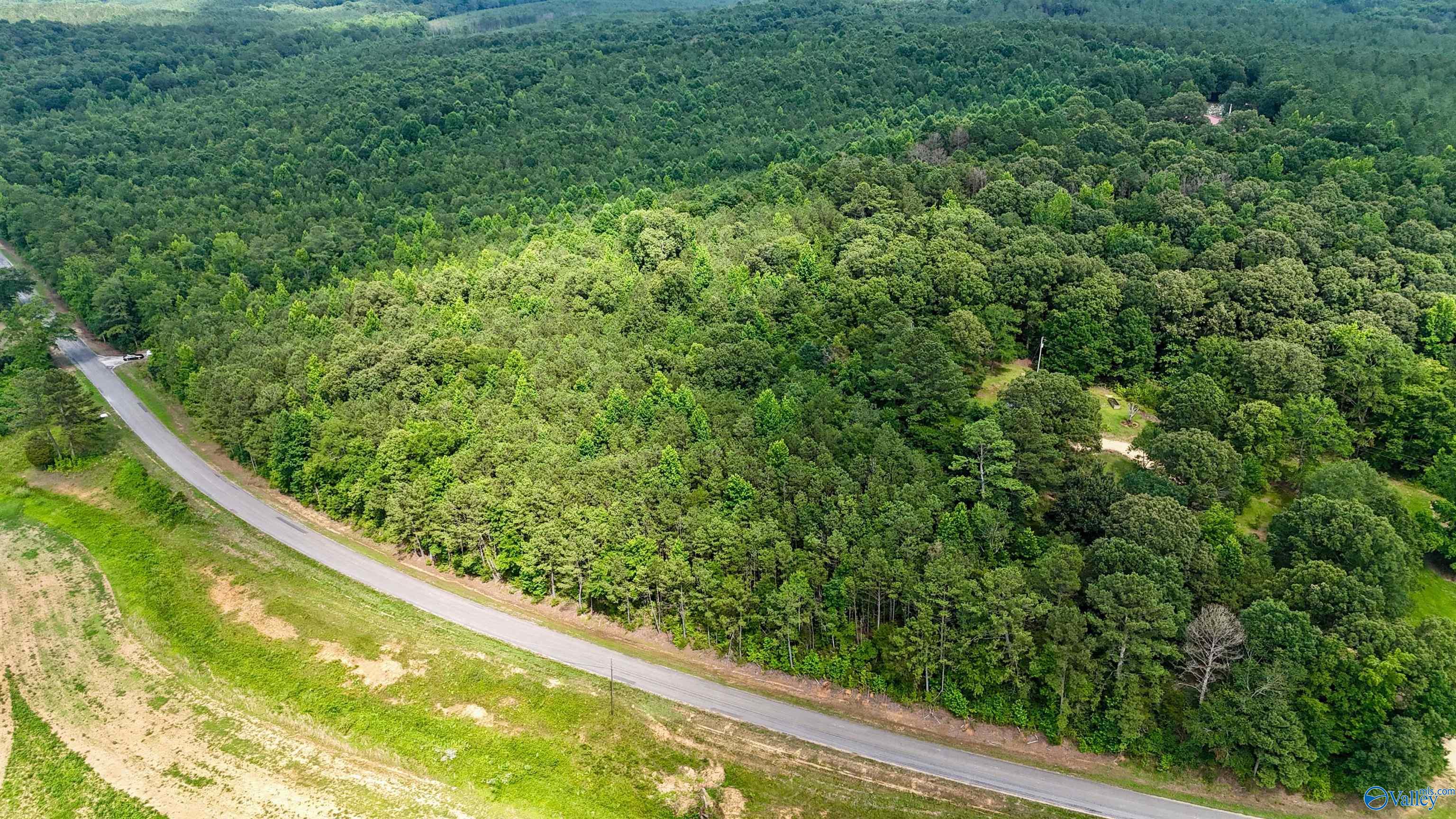 4.8 ACRES County Road 33