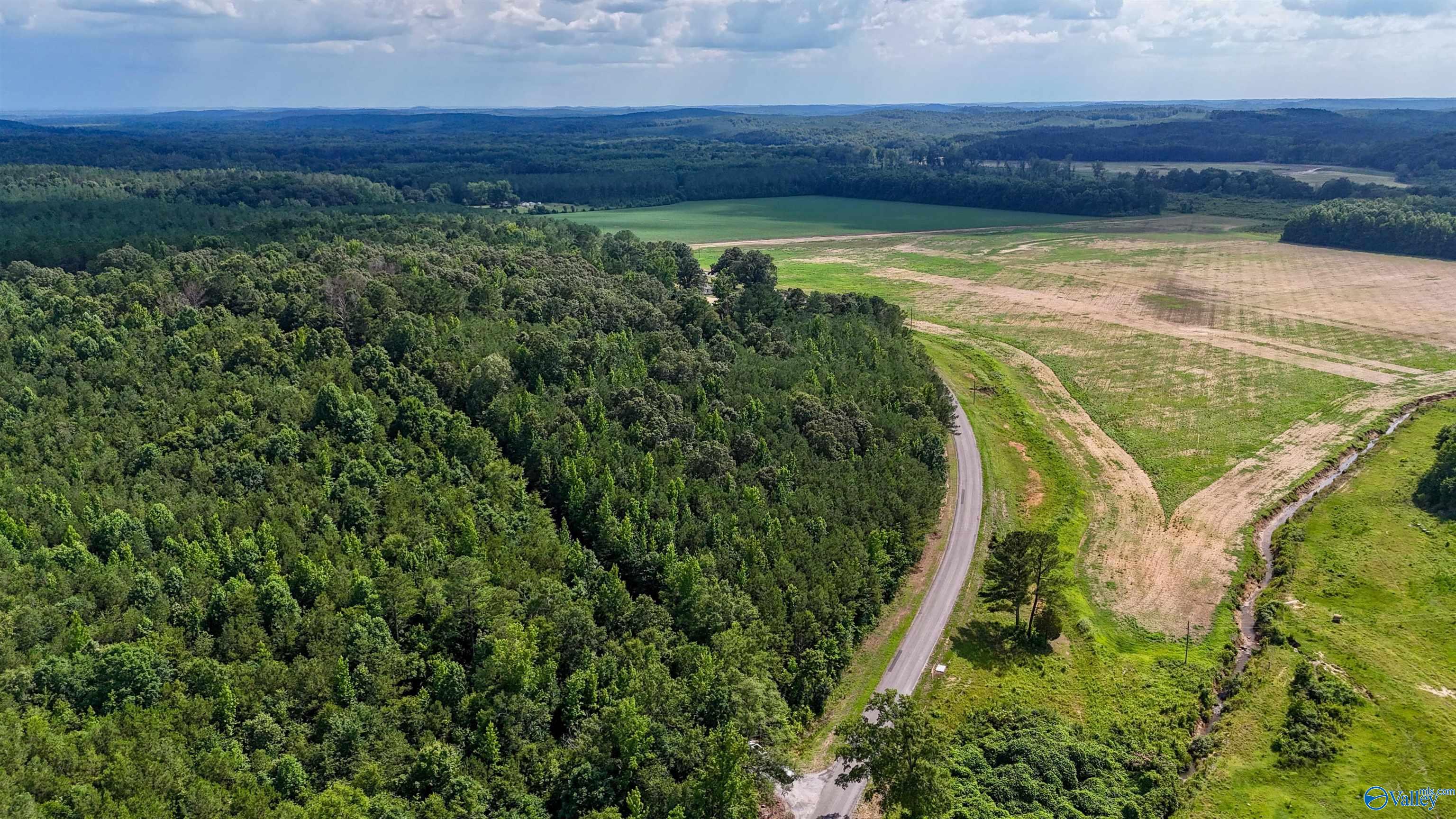 4.8 ACRES County Road 33