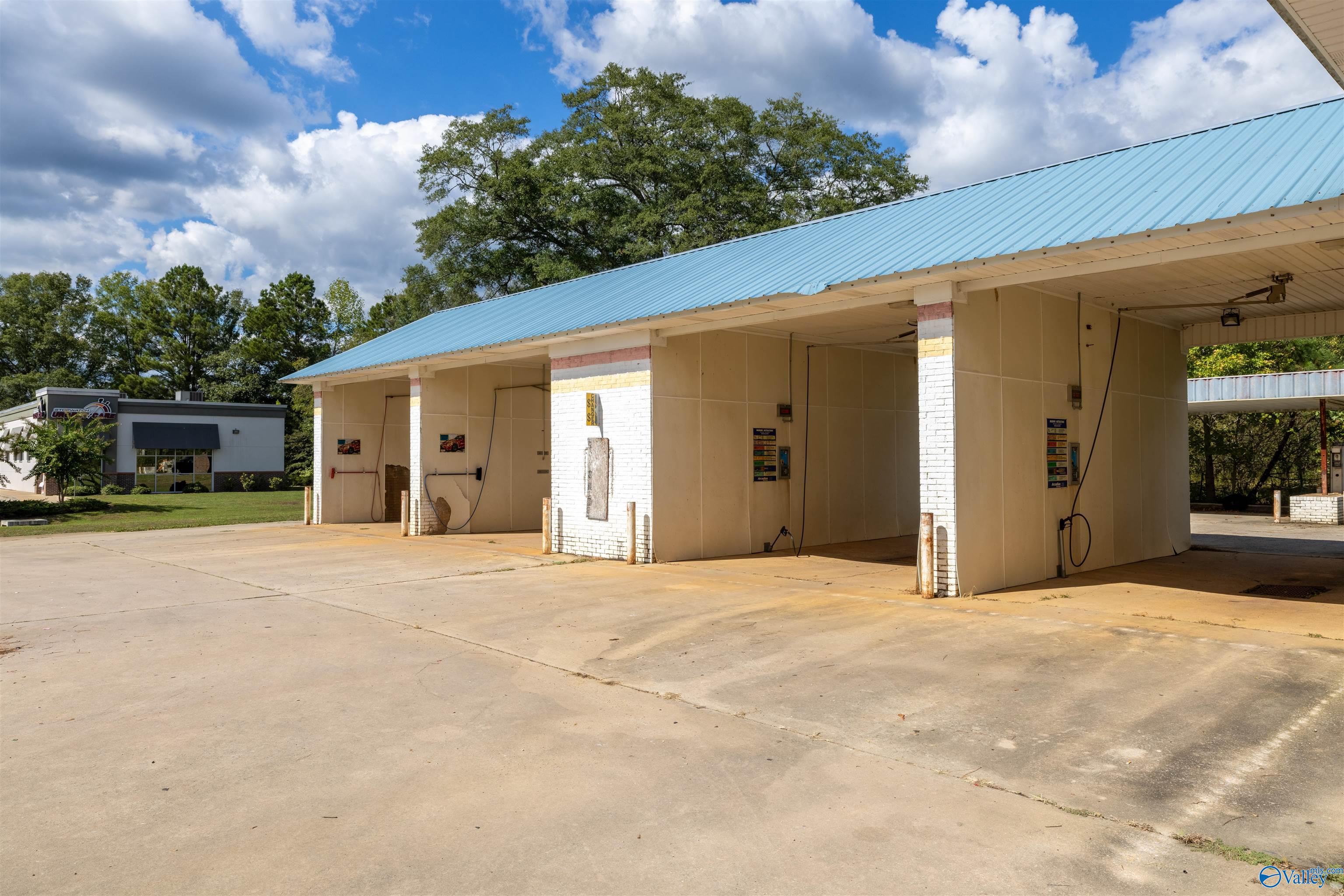 2522 US Highway 43