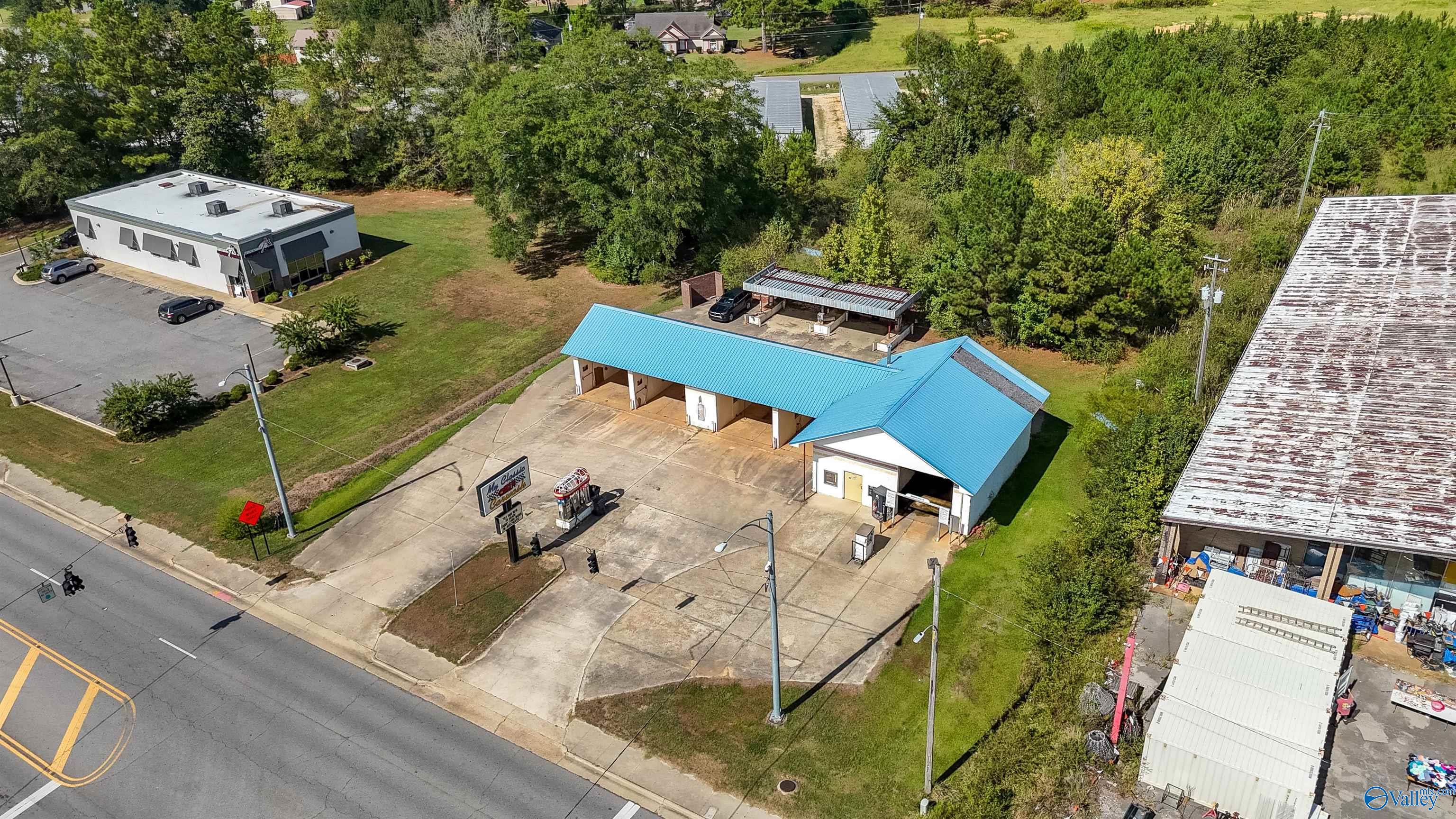 2522 US Highway 43