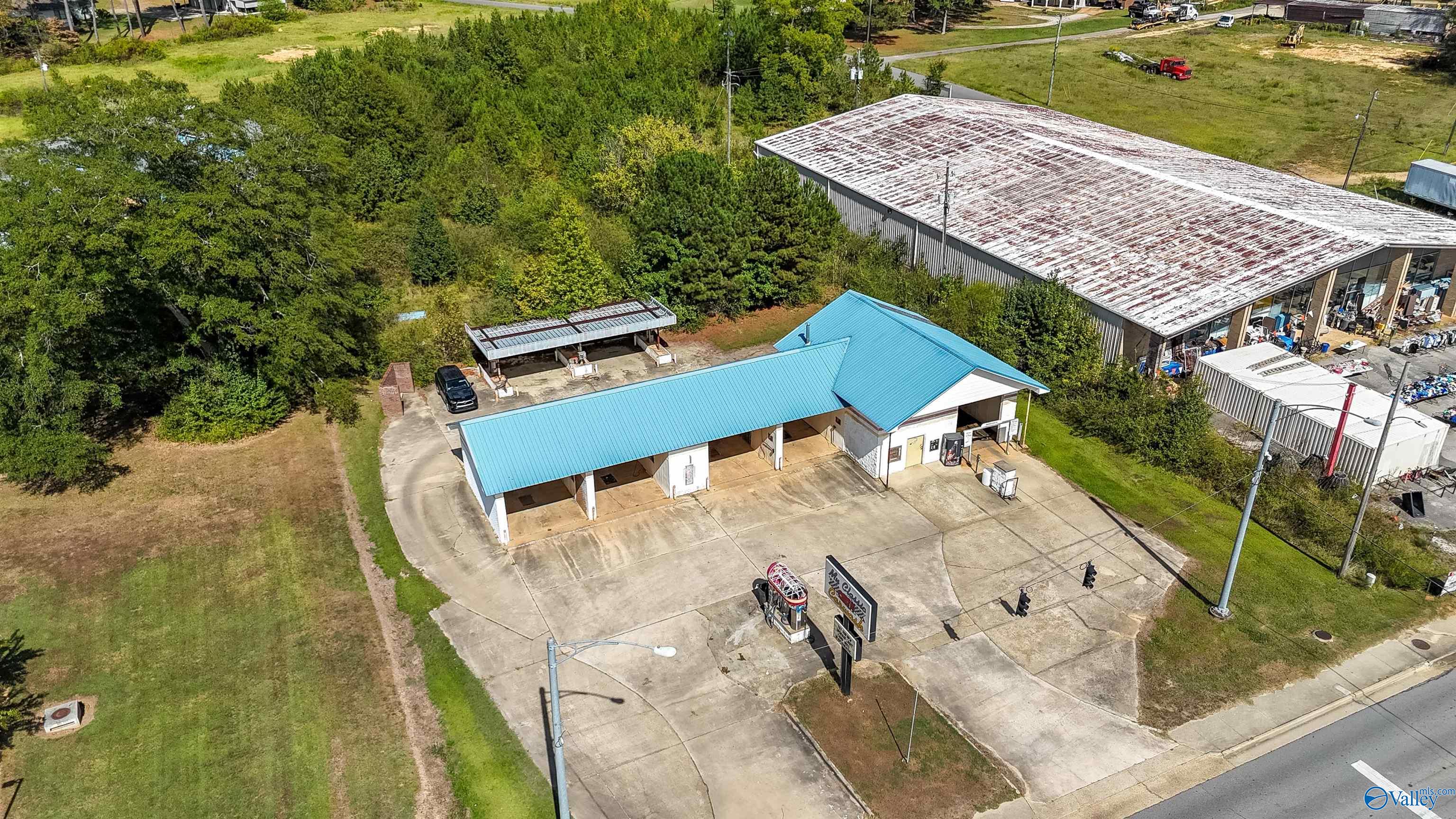 2522 US Highway 43