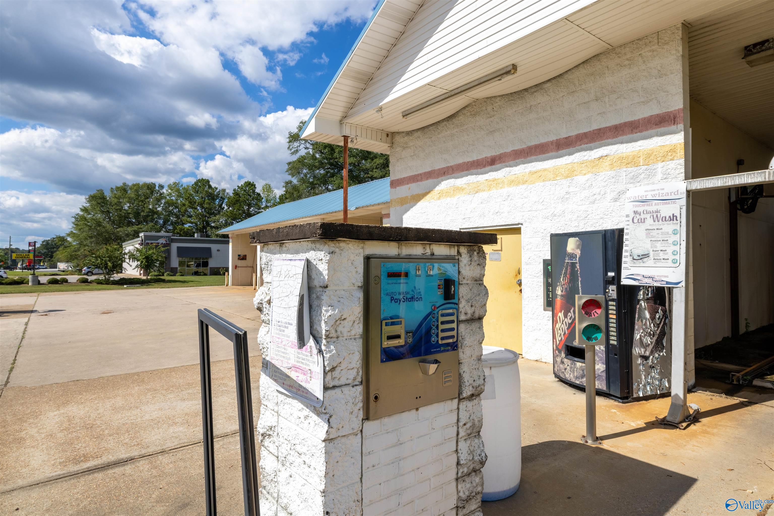 2522 US Highway 43