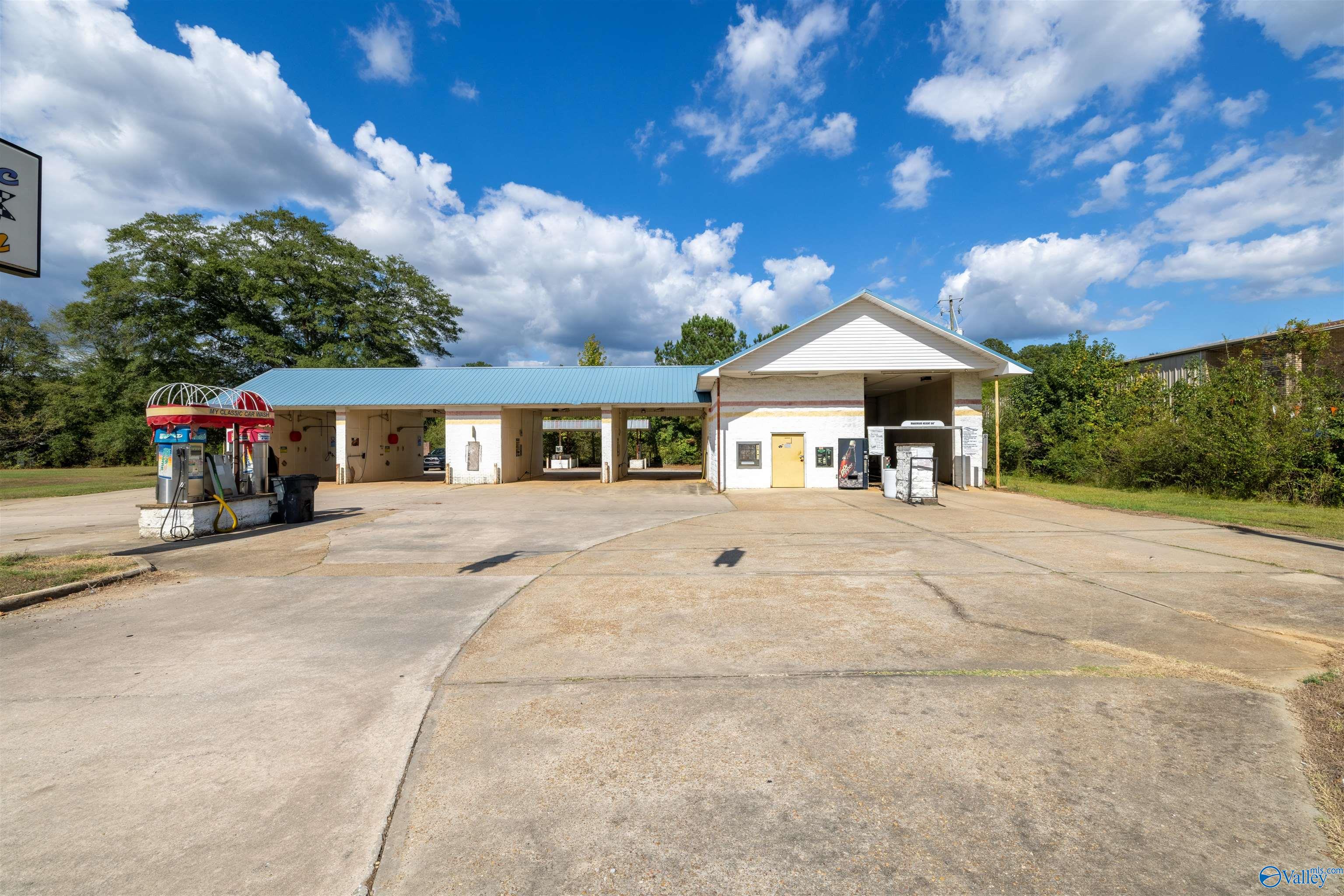 2522 US Highway 43