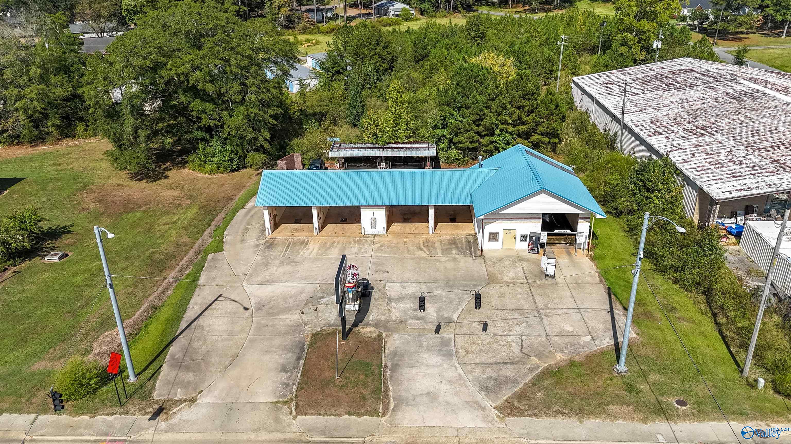 2522 US Highway 43