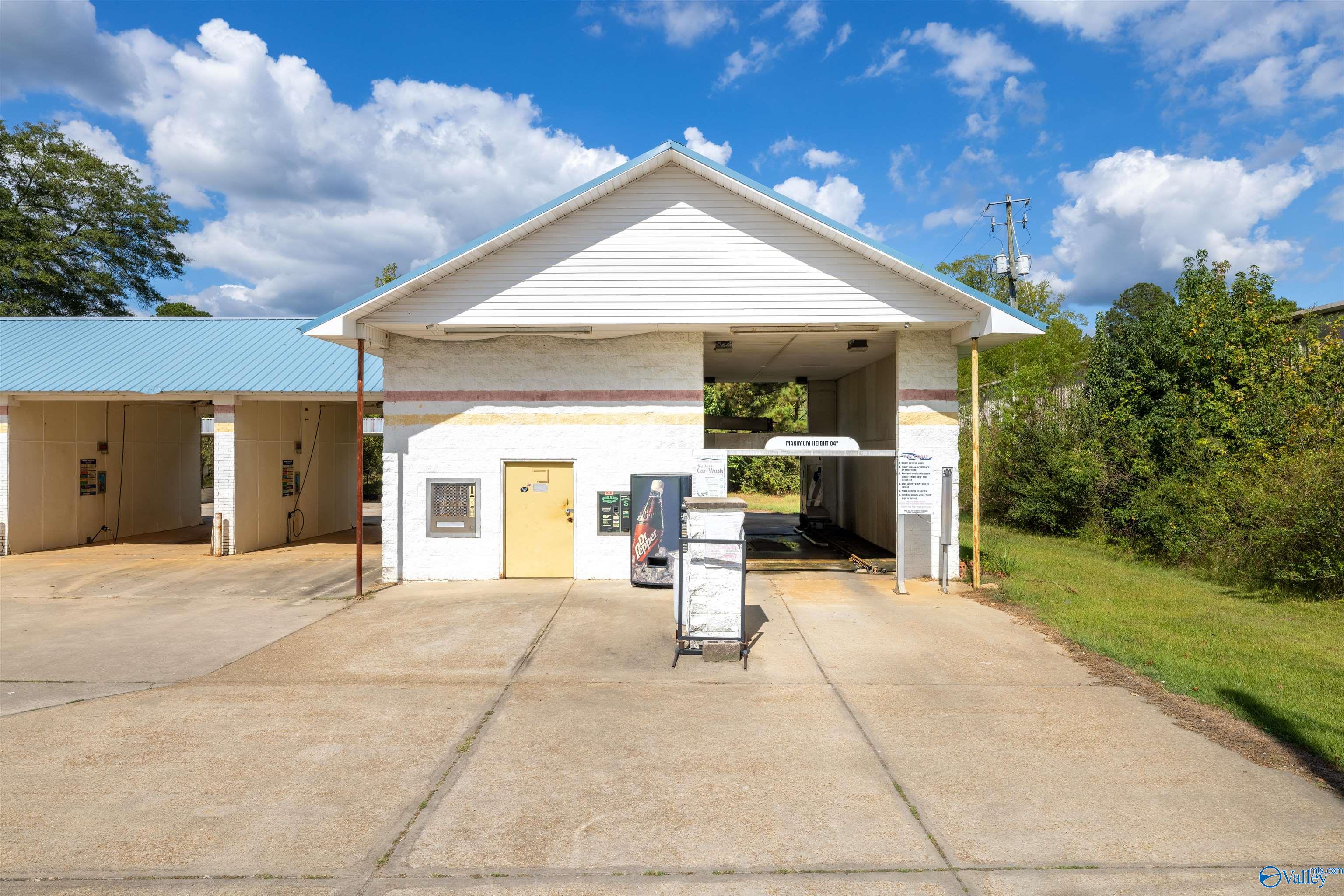 2522 US Highway 43