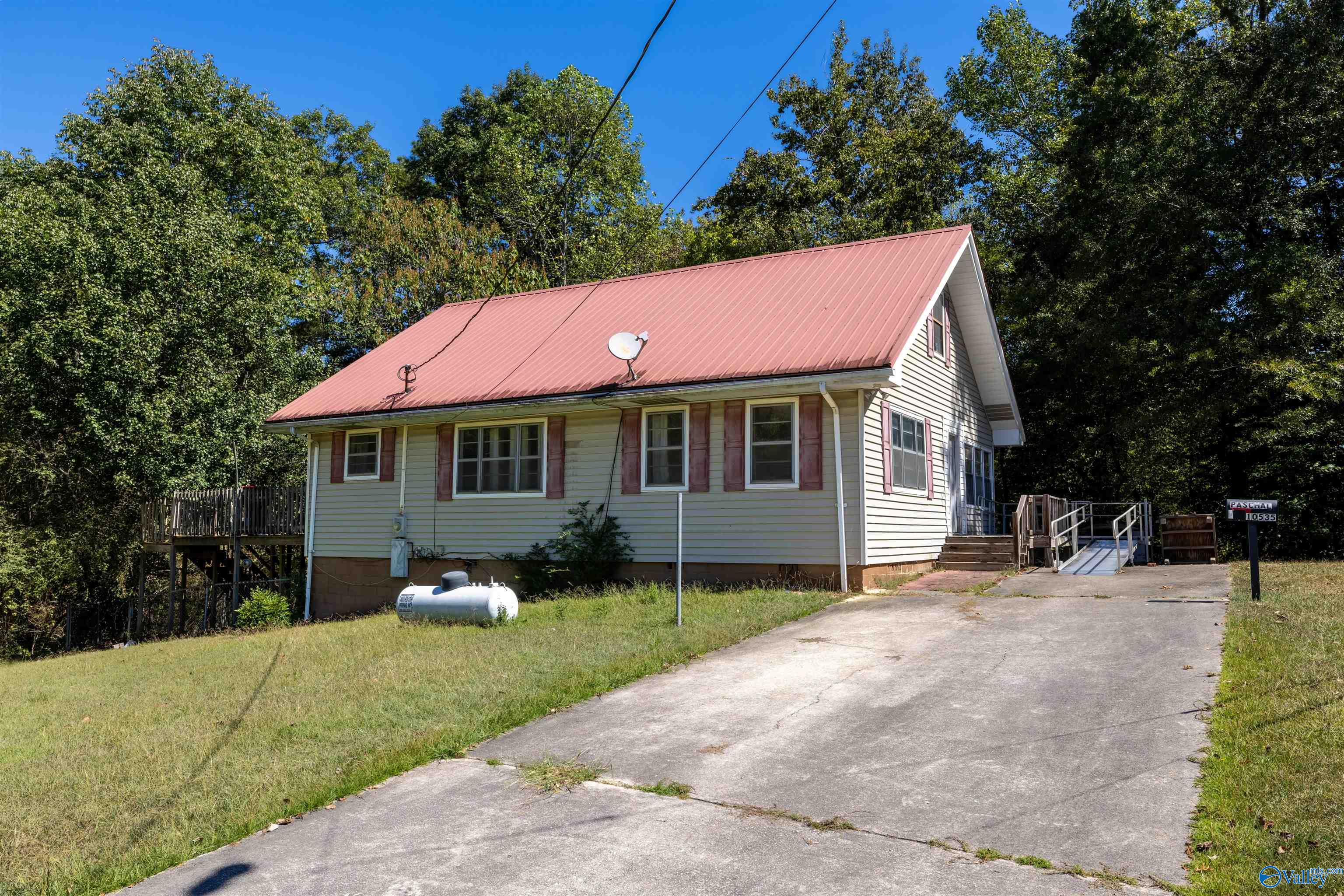 10535 Highway 269