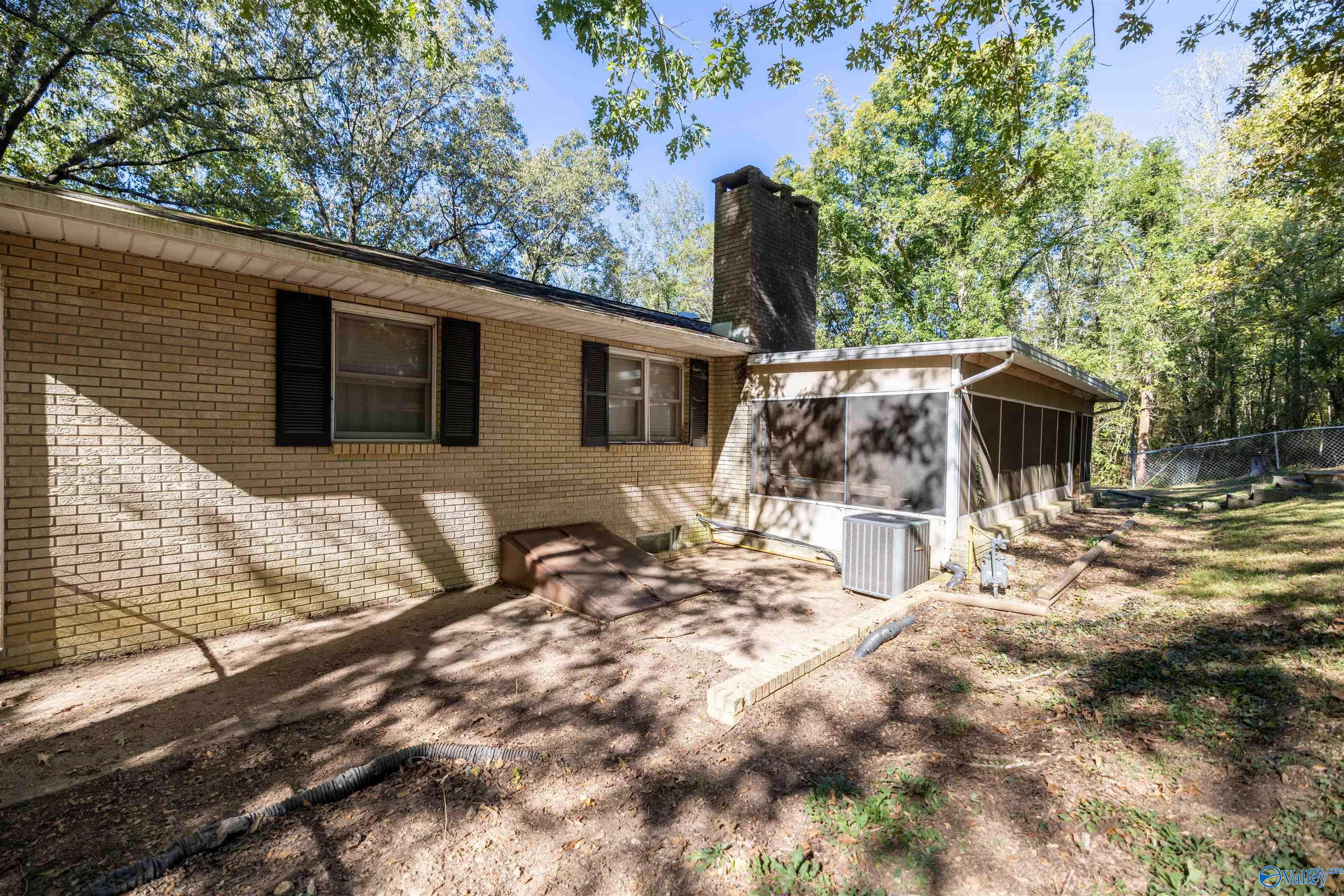 480 Ashwood Avenue