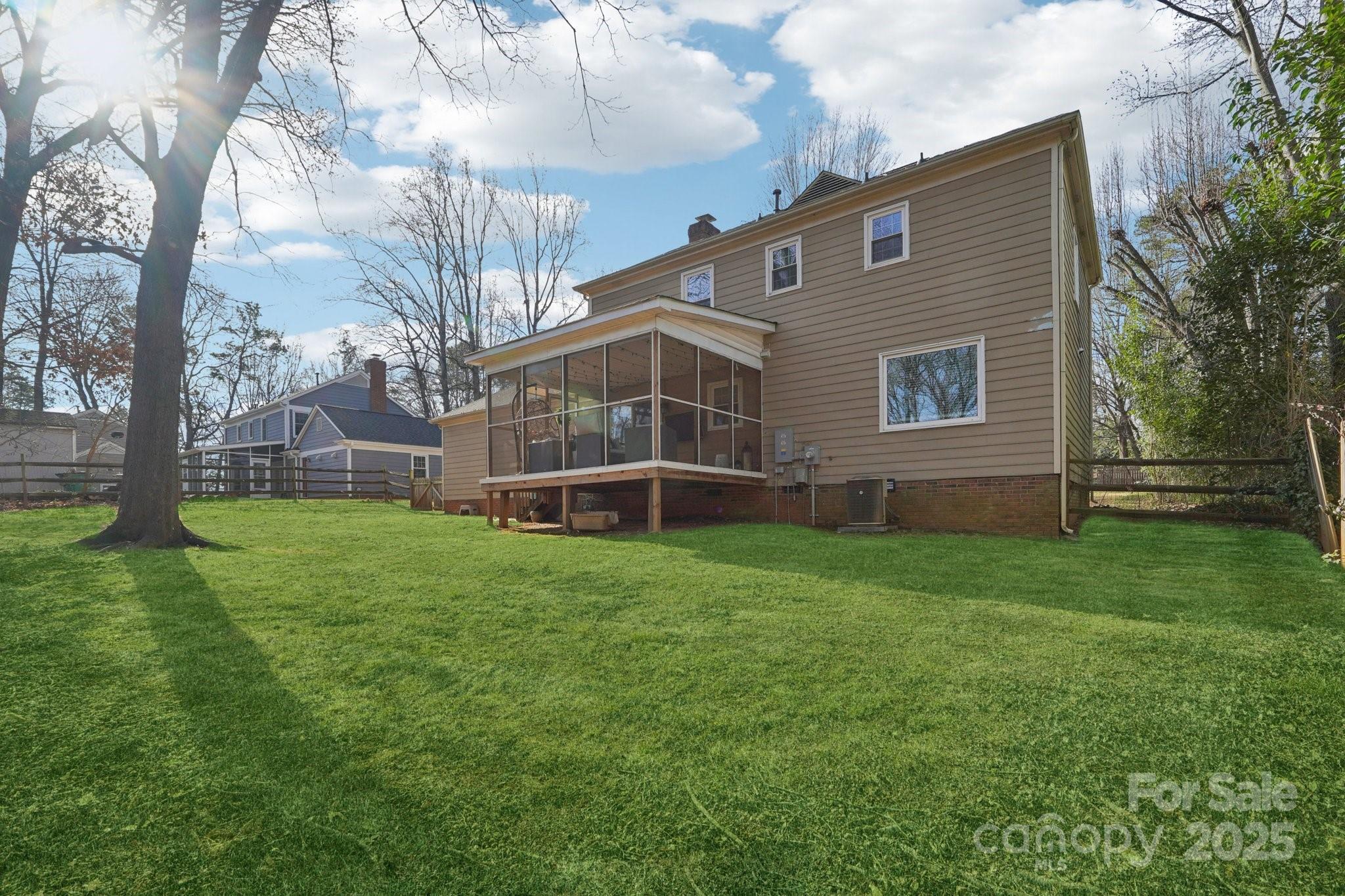 3016 Heathcroft Court